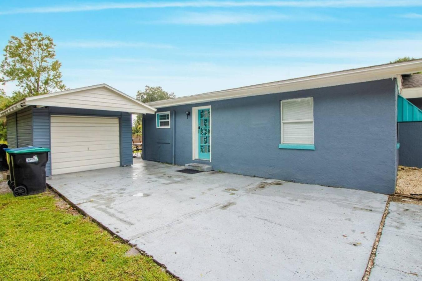 Holiday home Private 2Br Pet-Friendly & Perfect For Groups!