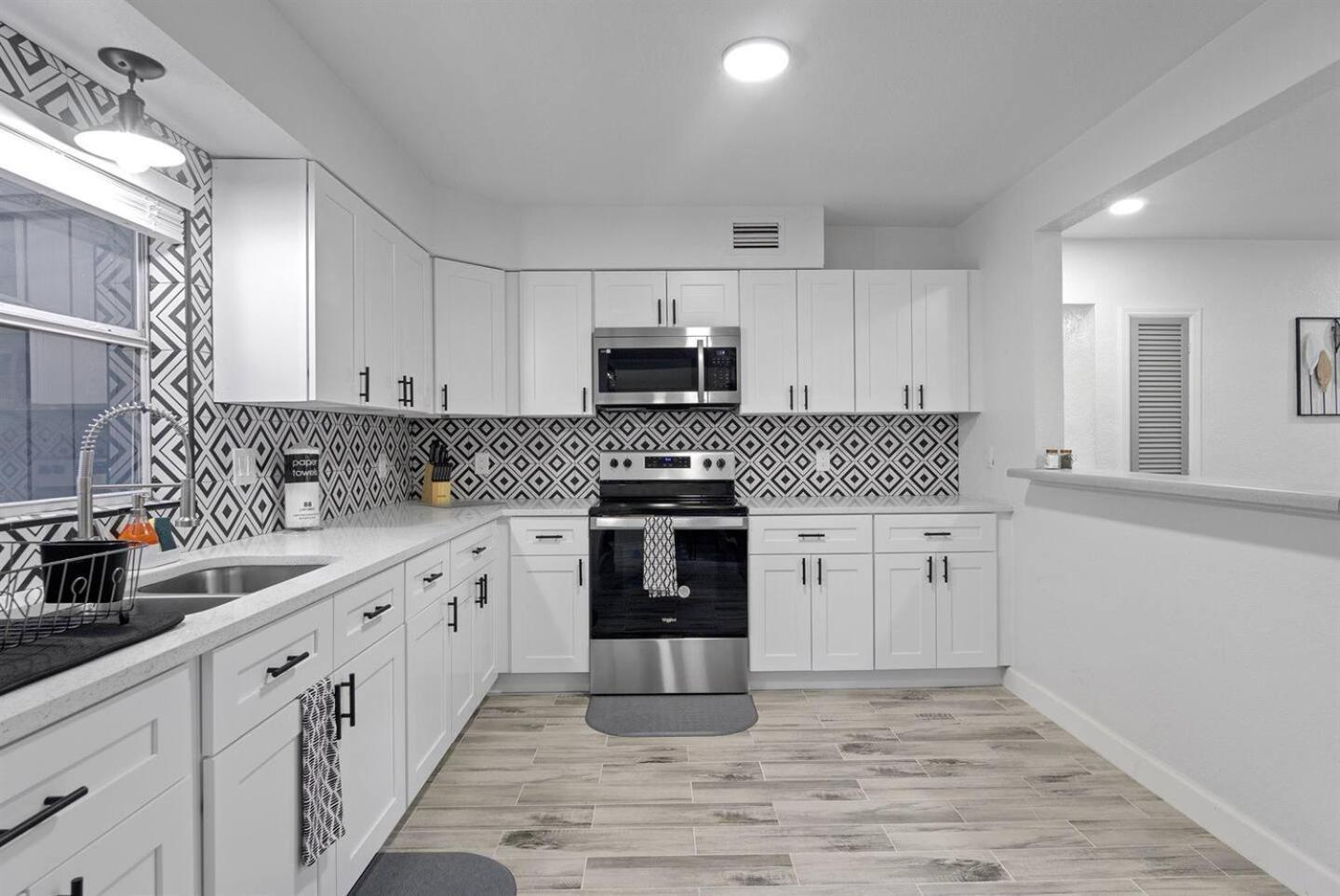 Private 3Br Unit Pet-Friendly Work Space!