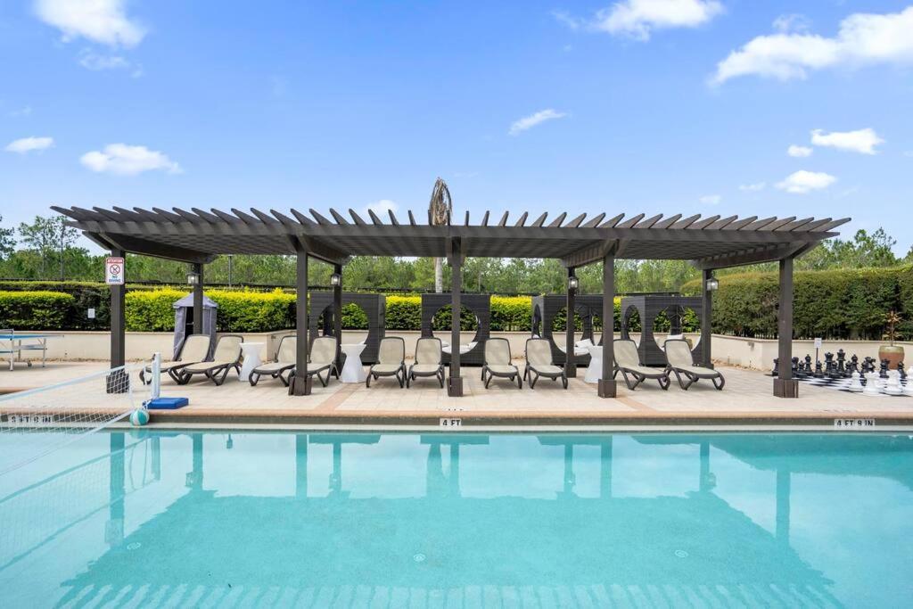 Holiday home 4br Family Townhome In Enchanting Inside The Area