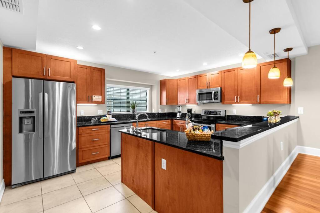 Holiday home 4br Family Townhome In Enchanting Inside The Area Orlando
