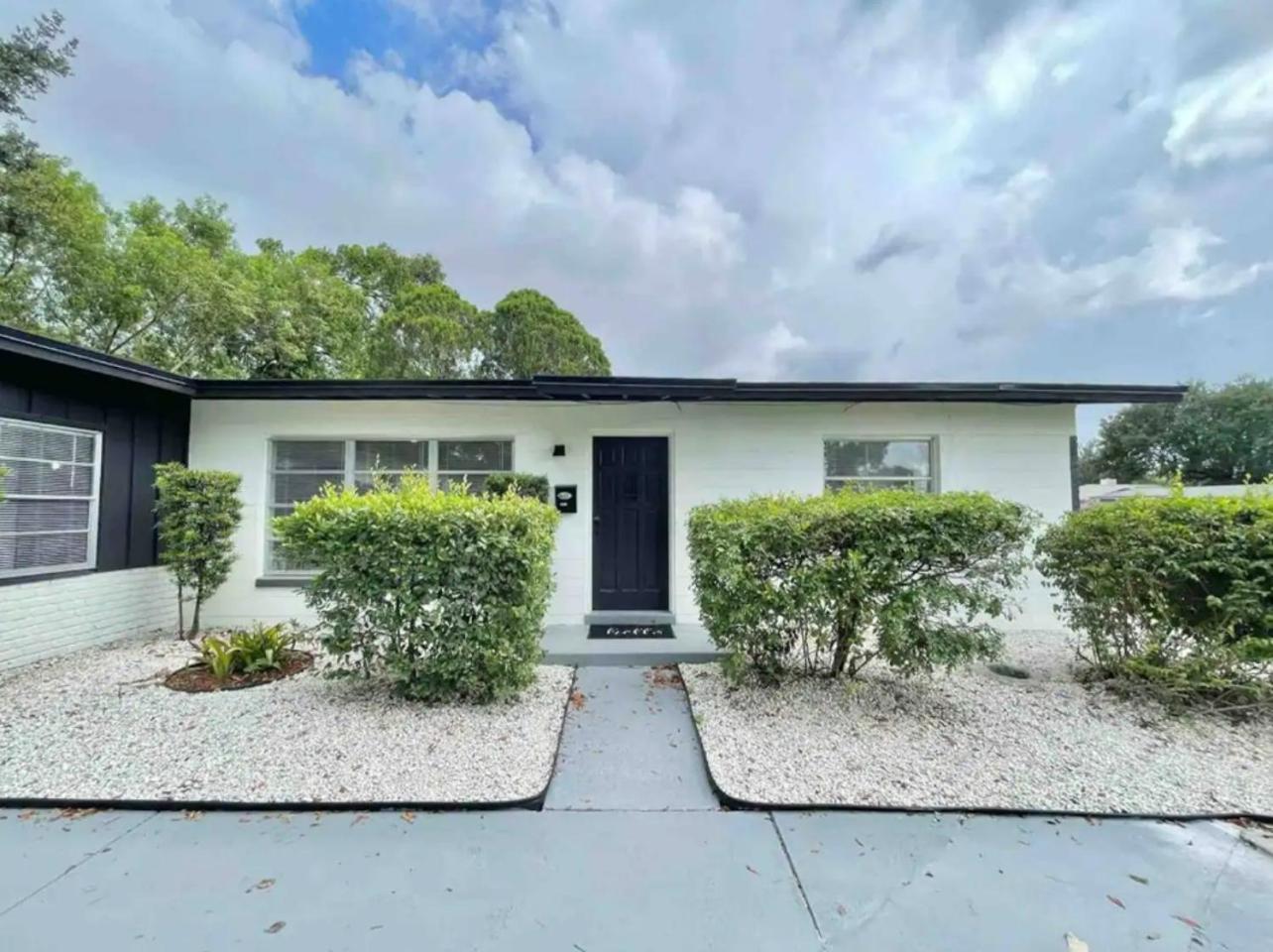 Holiday home Remodeled 1Br Wfh Setup, Walkable, Sleeps 4!