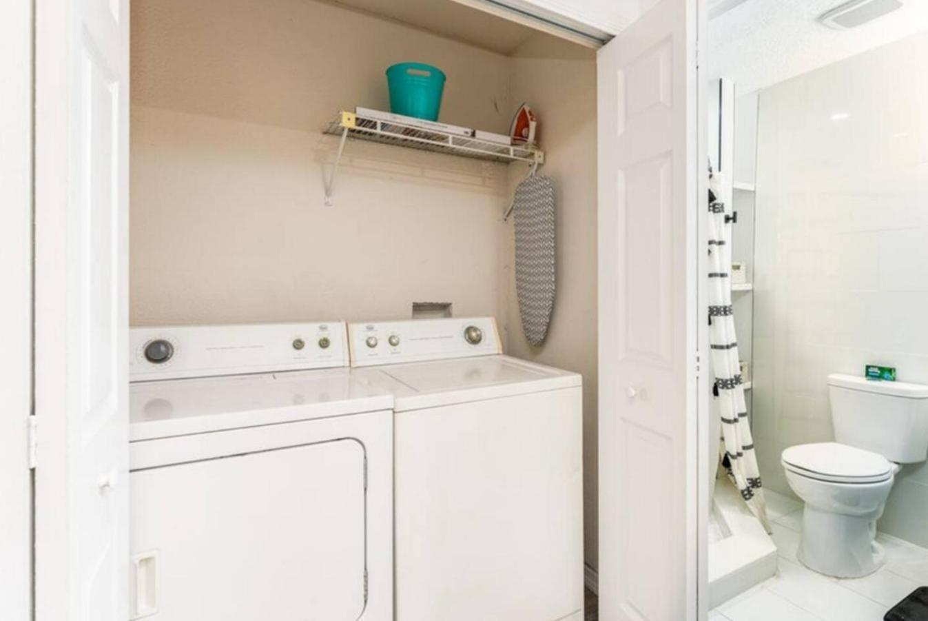 Work-Ready 2Br Wifi, Pool & Near Disney! Holiday home Orlando