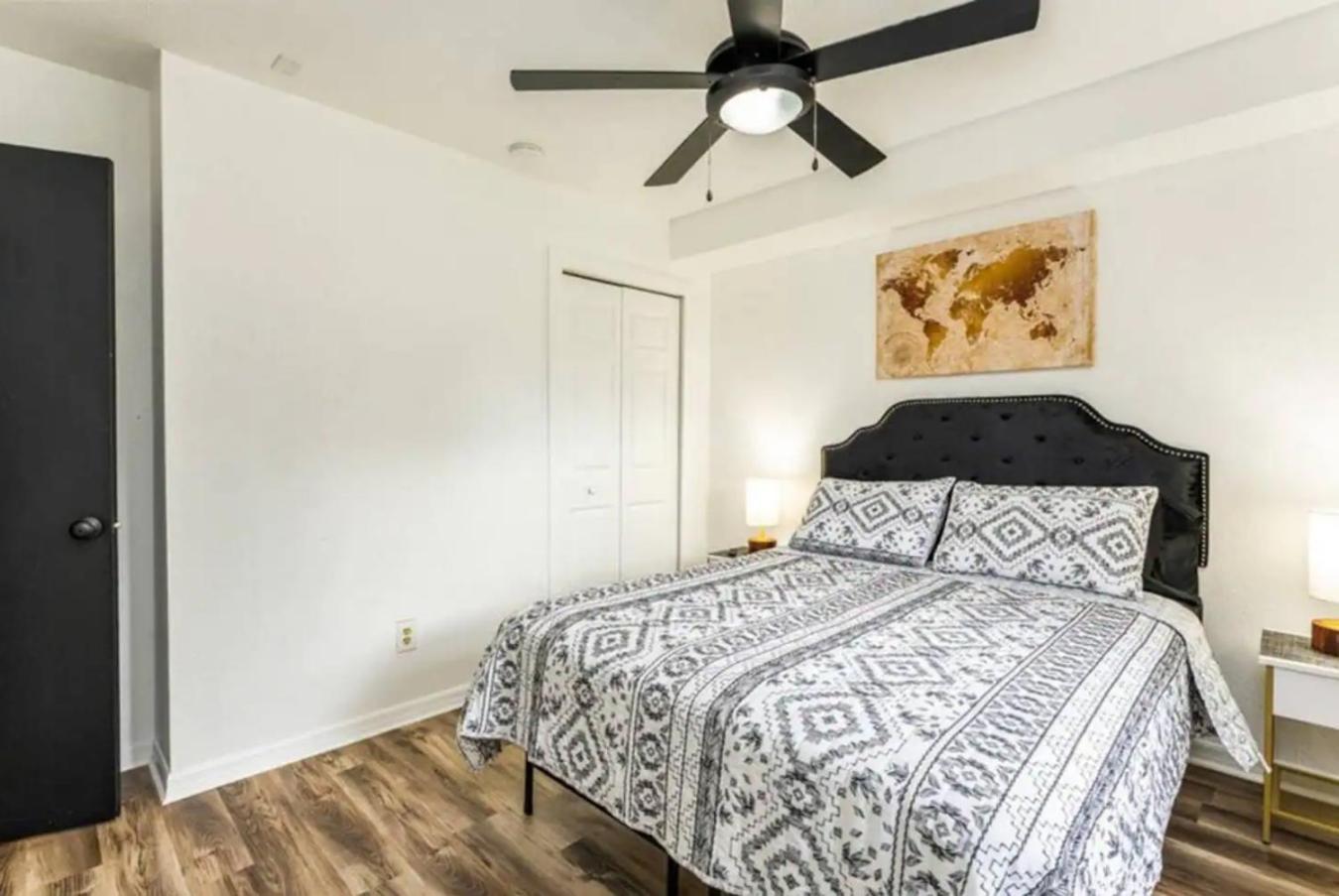 Work-Ready 2Br Wifi, Pool & Near Disney! Holiday home