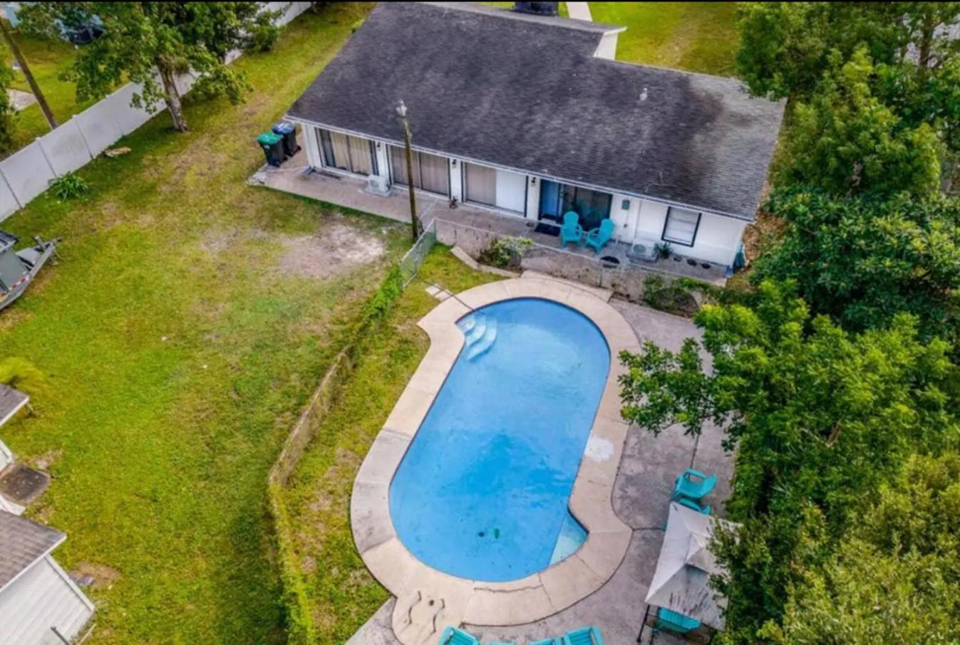 Work-Ready 2Br Wifi, Pool & Near Disney! *