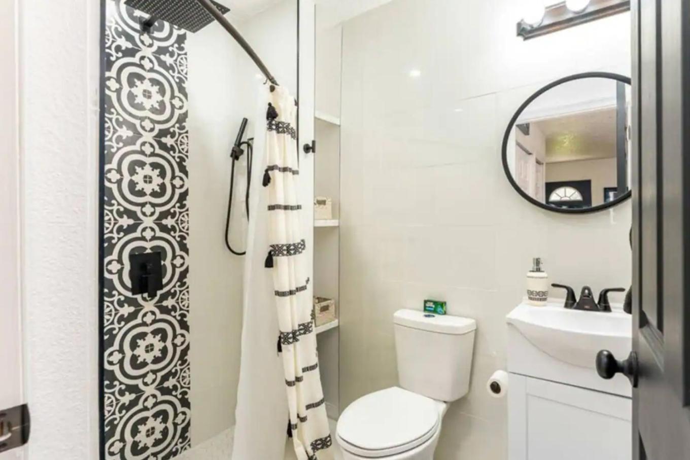 Work-Ready 2Br Wifi, Pool & Near Disney! * Orlando