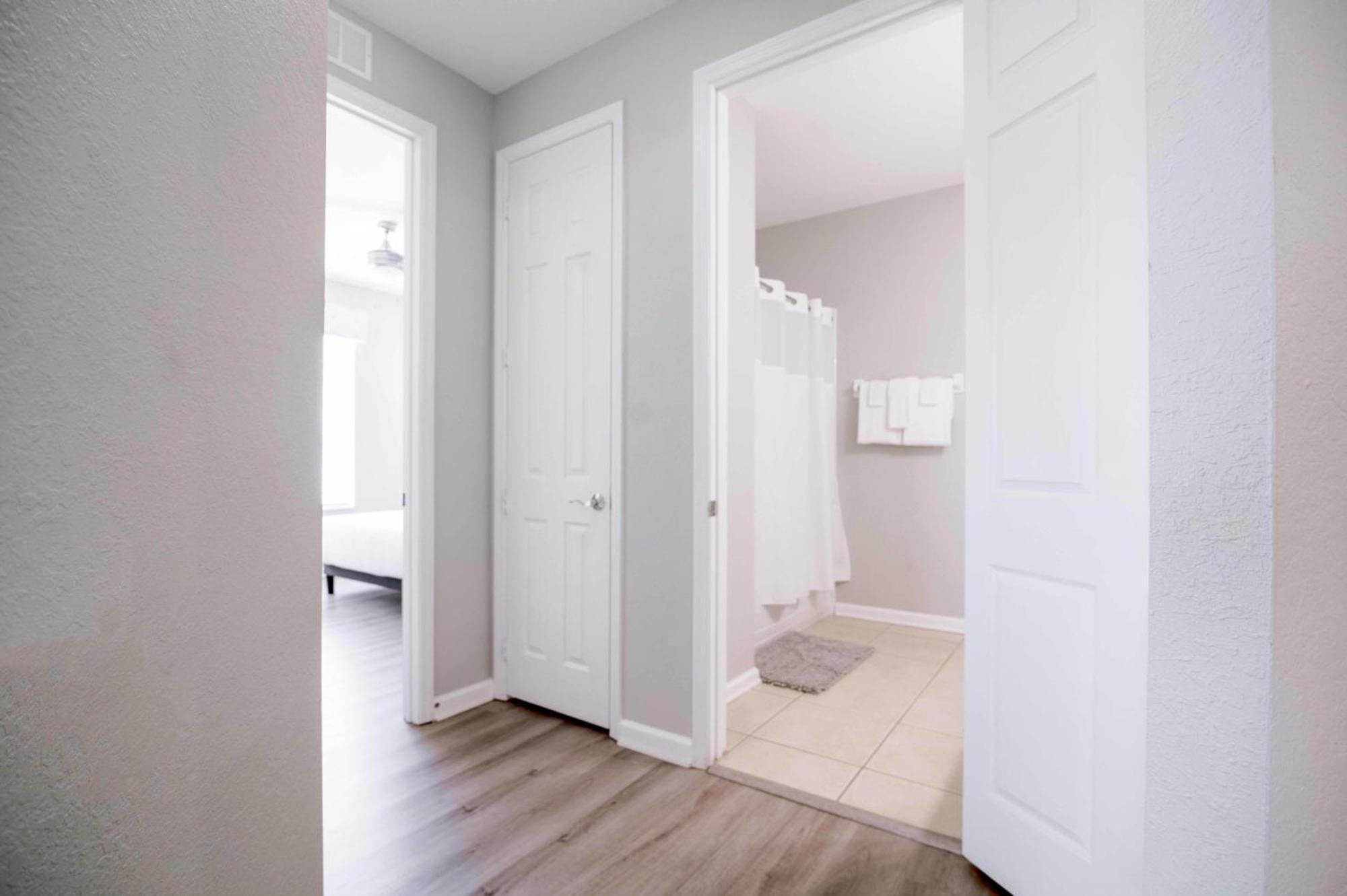 Fabulous Vista Cay Lakeview Elysium Near Theme Parks And Walk To The Convention Center Apartment Orlando