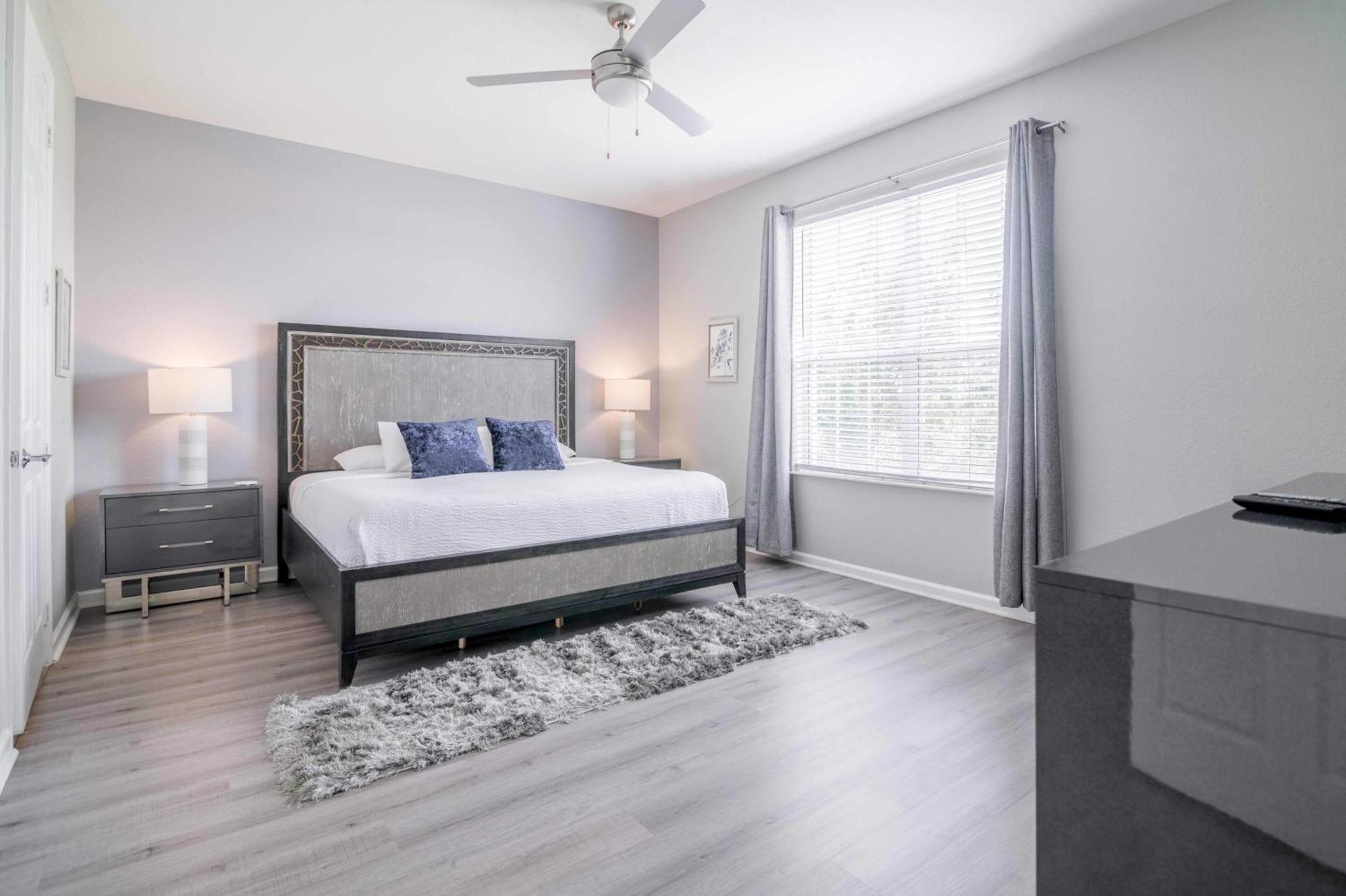 Fabulous Vista Cay Lakeview Elysium Near Theme Parks And Walk To The Convention Center Apartment Orlando