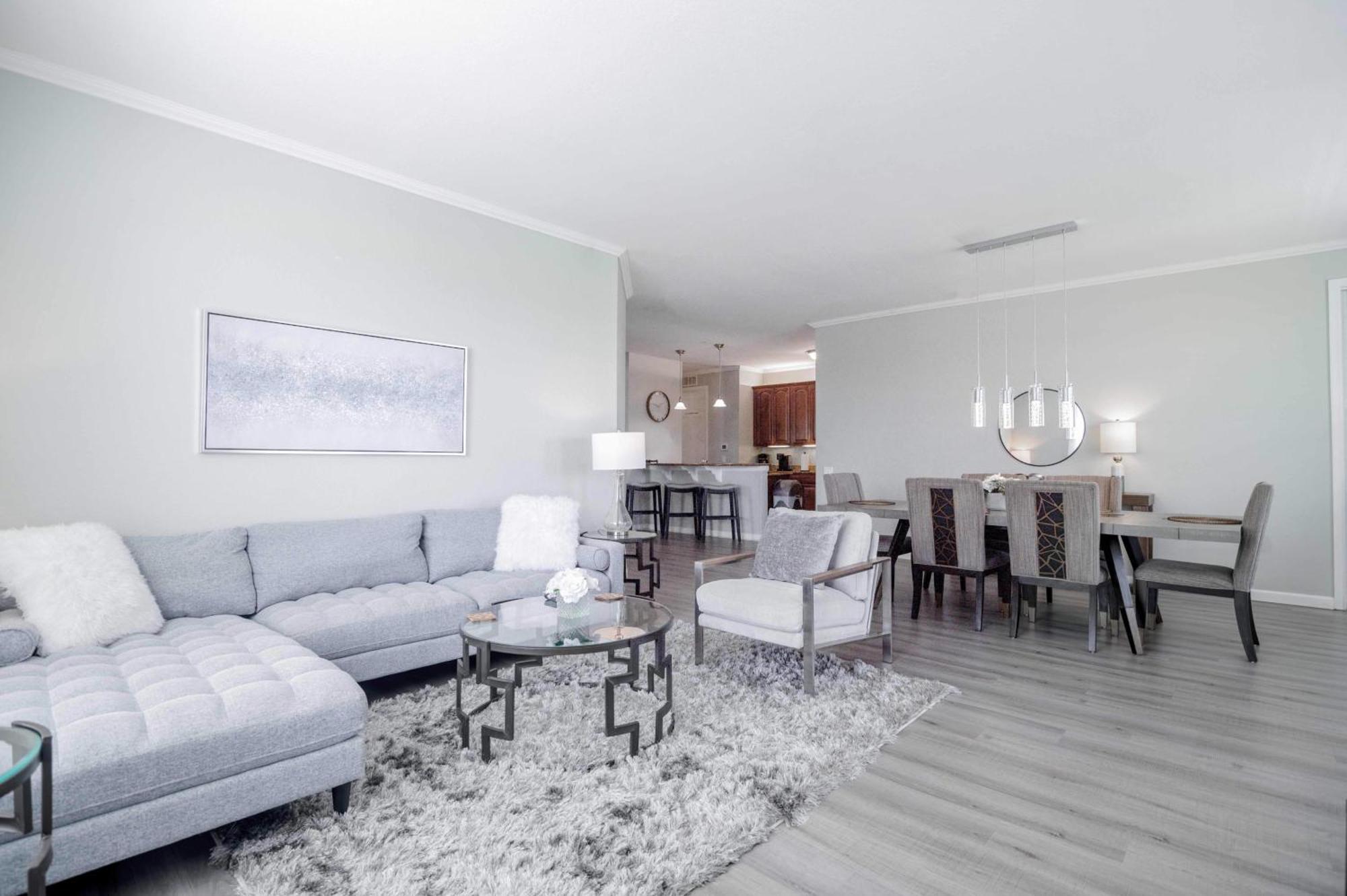 Fabulous Vista Cay Lakeview Elysium Near Theme Parks And Walk To The Convention Center Apartment Orlando