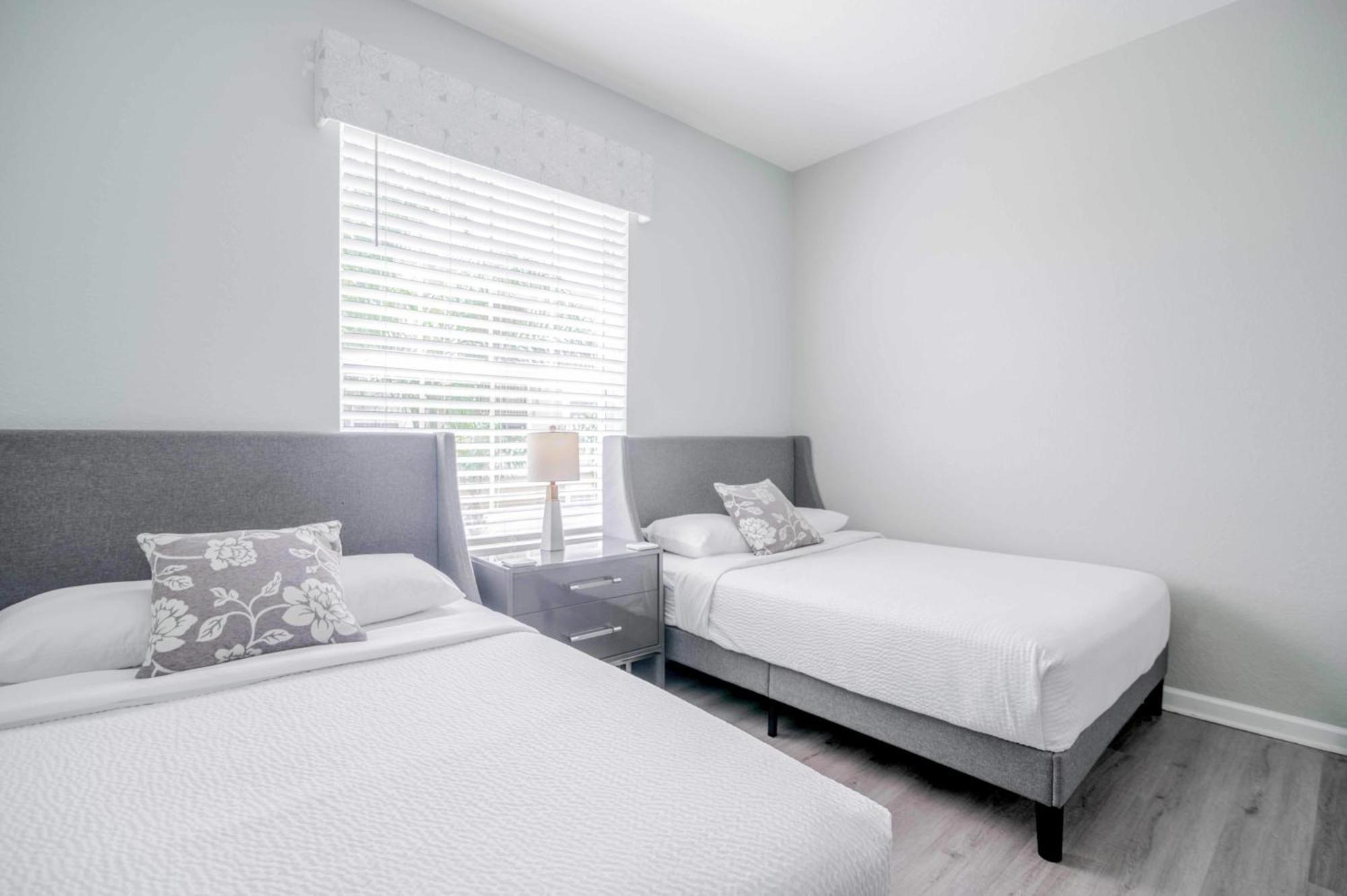 Fabulous Vista Cay Lakeview Elysium Near Theme Parks And Walk To The Convention Center Orlando