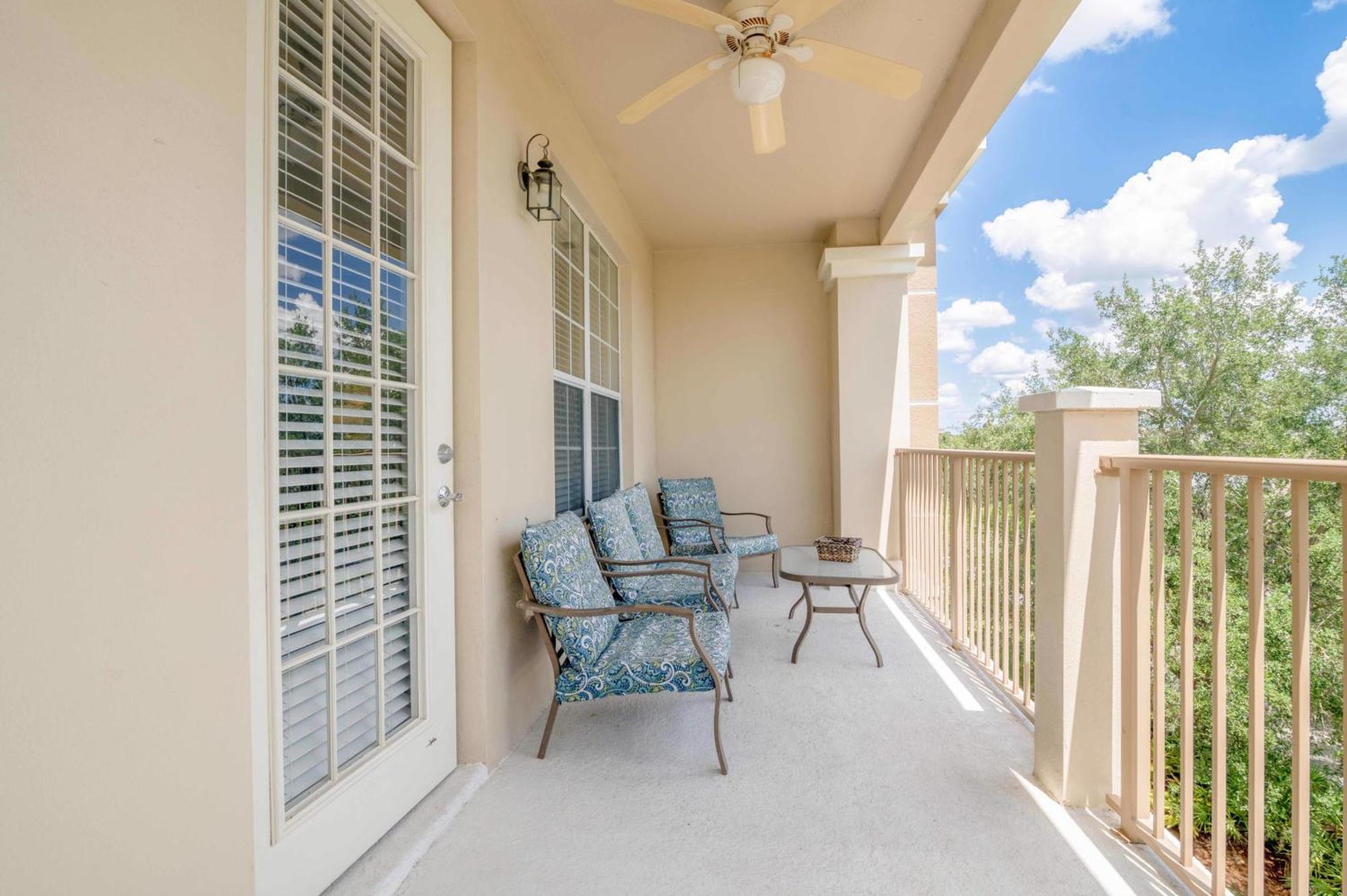 Fabulous Vista Cay Lakeview Elysium Near Theme Parks And Walk To The Convention Center Apartment Orlando