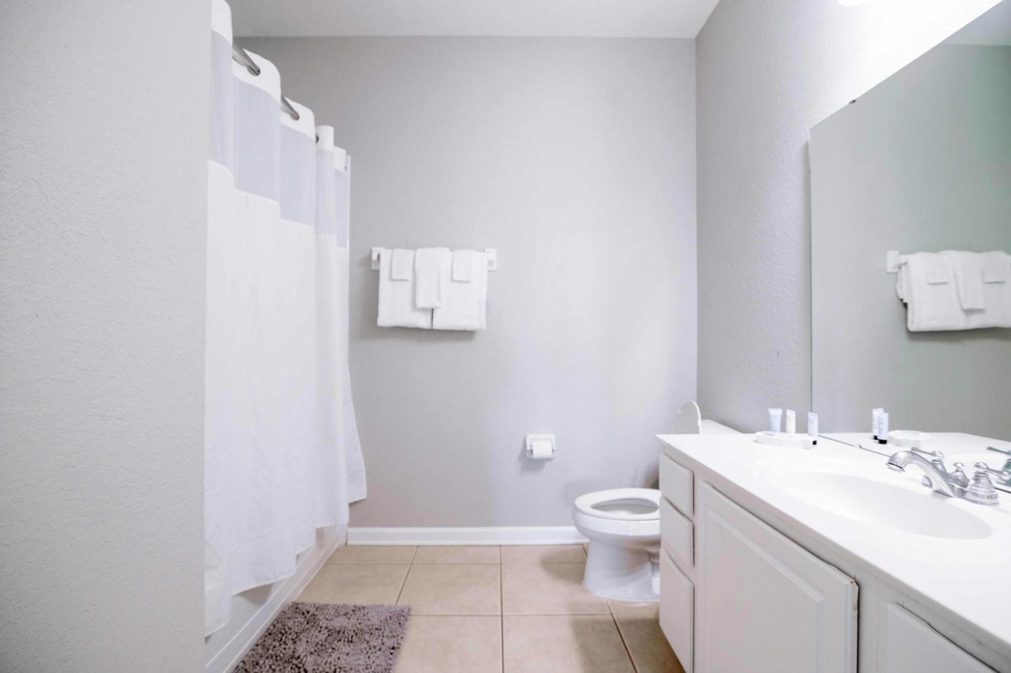 Fabulous Vista Cay Lakeview Elysium Near Theme Parks And Walk To The Convention Center Apartment *
