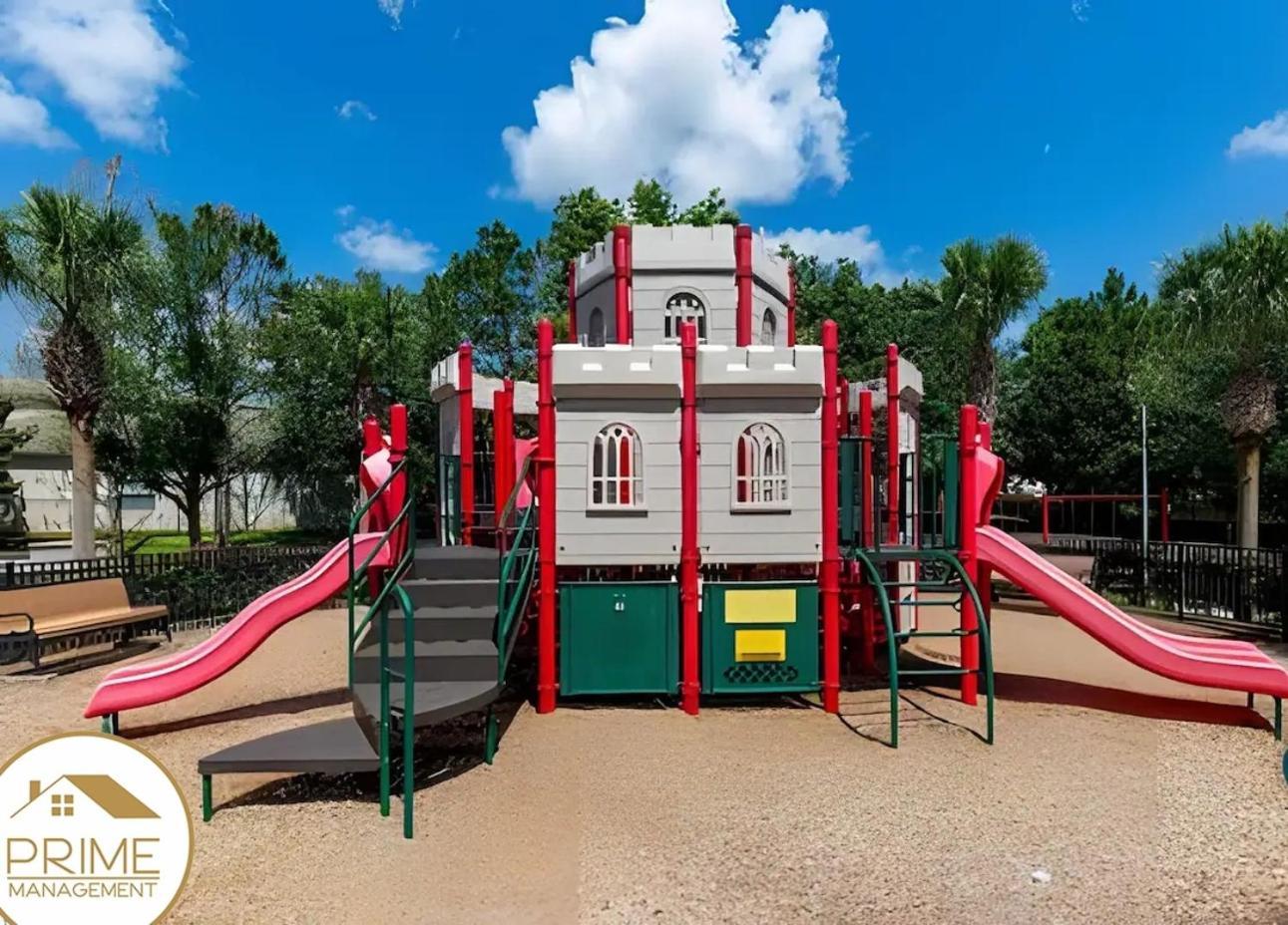 Perks 3bd Water Slides & Fun Apartment Orlando