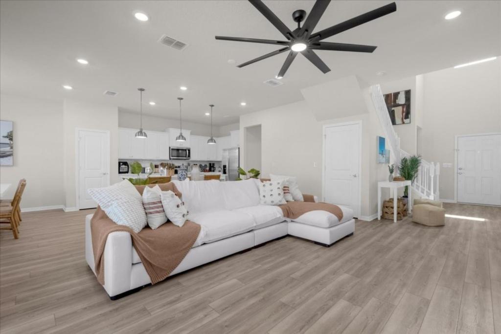 Holiday home 5 Bedrooms- 4 Bathrooms- Windsor Cay 1265 Er