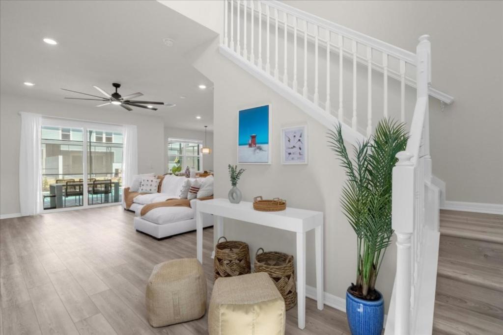 5 Bedrooms- 4 Bathrooms- Windsor Cay 1265 Er *