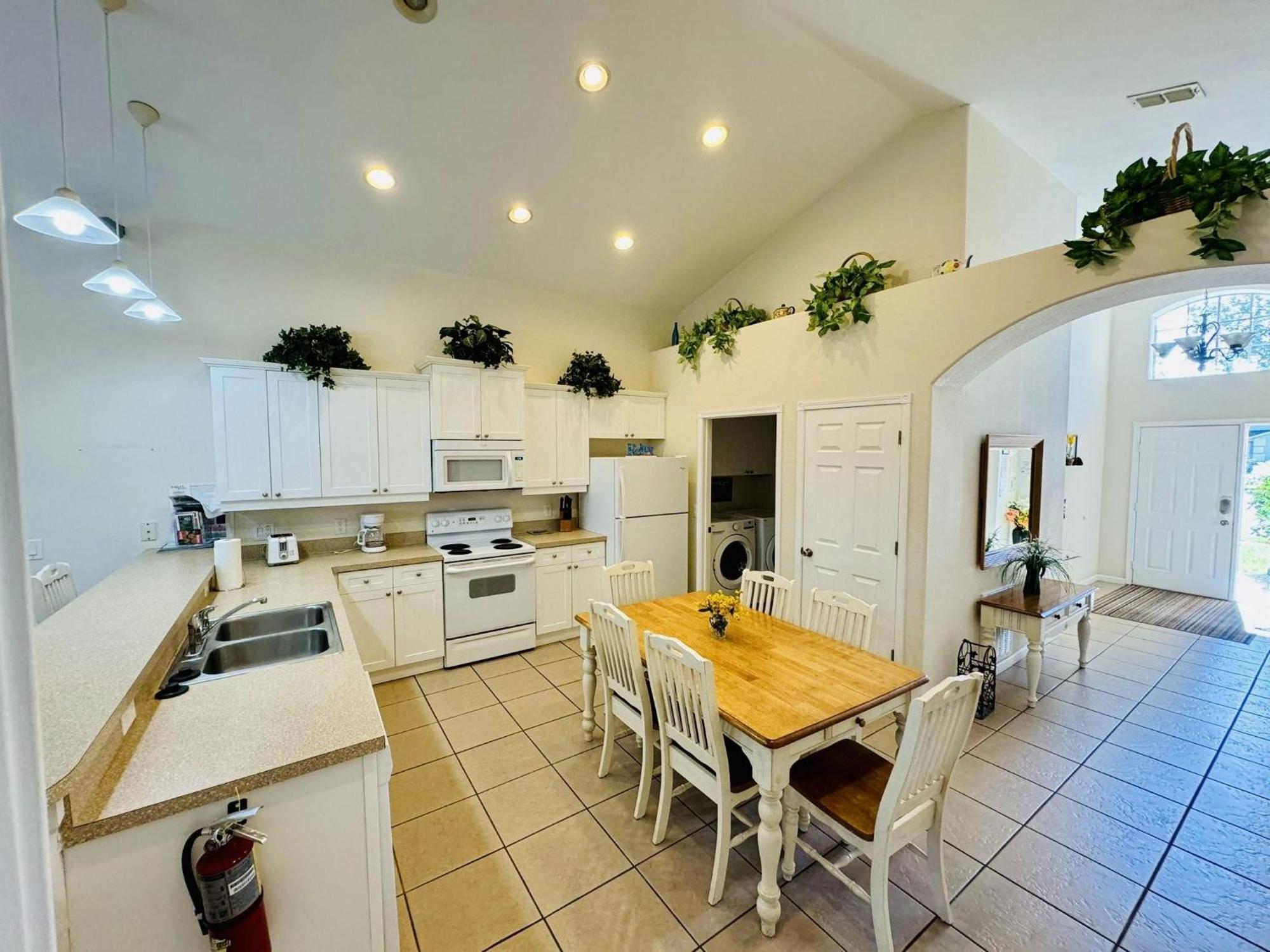 4-3 Vacation With Private Pool Located At Formosa Gardens!! * Orlando