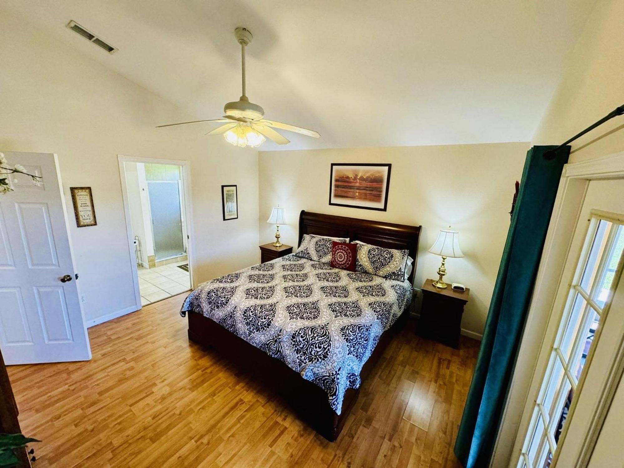 4-3 Vacation With Private Pool Located At Formosa Gardens!!