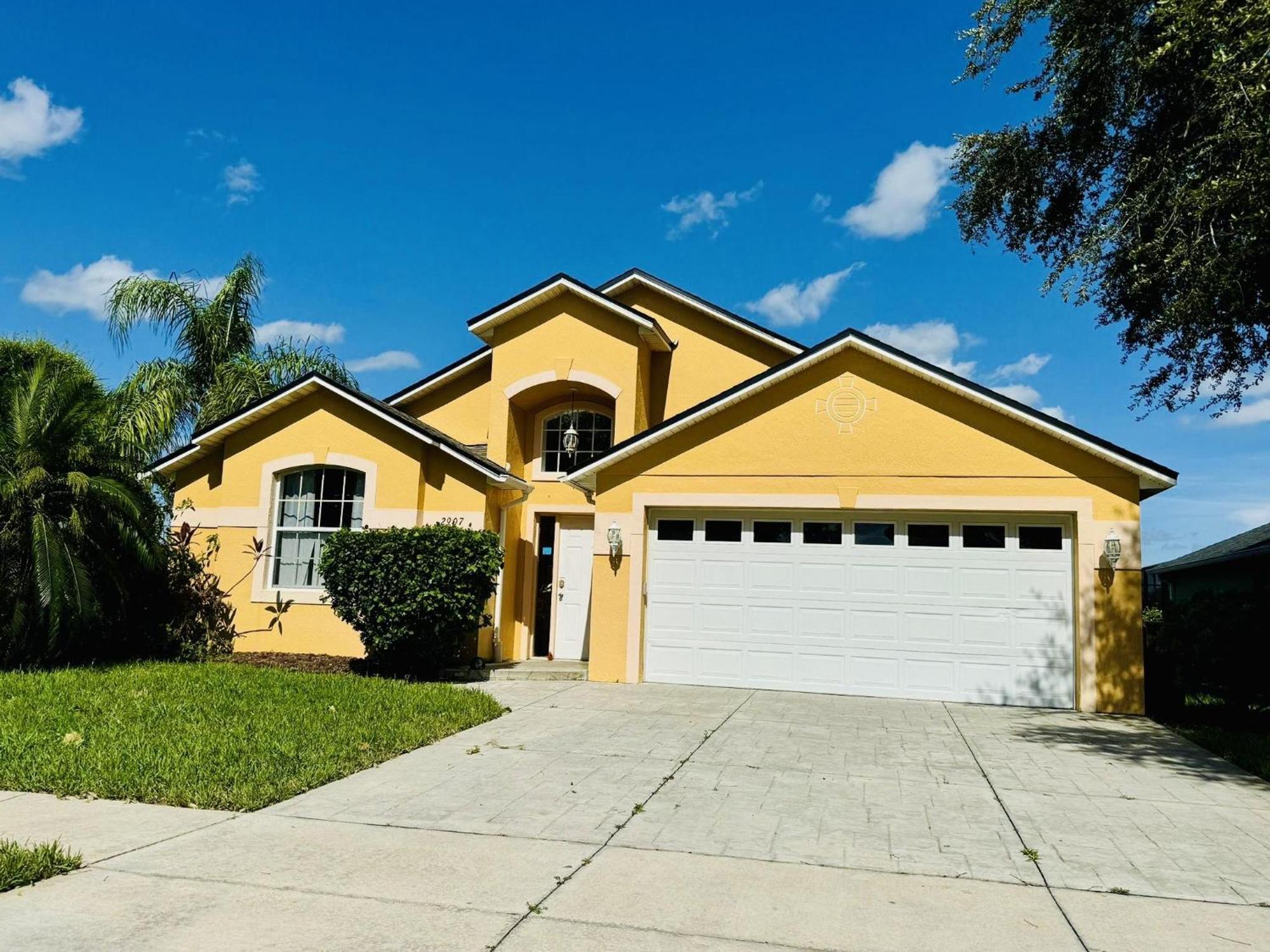 4-3 Vacation With Private Pool Located At Formosa Gardens!! *