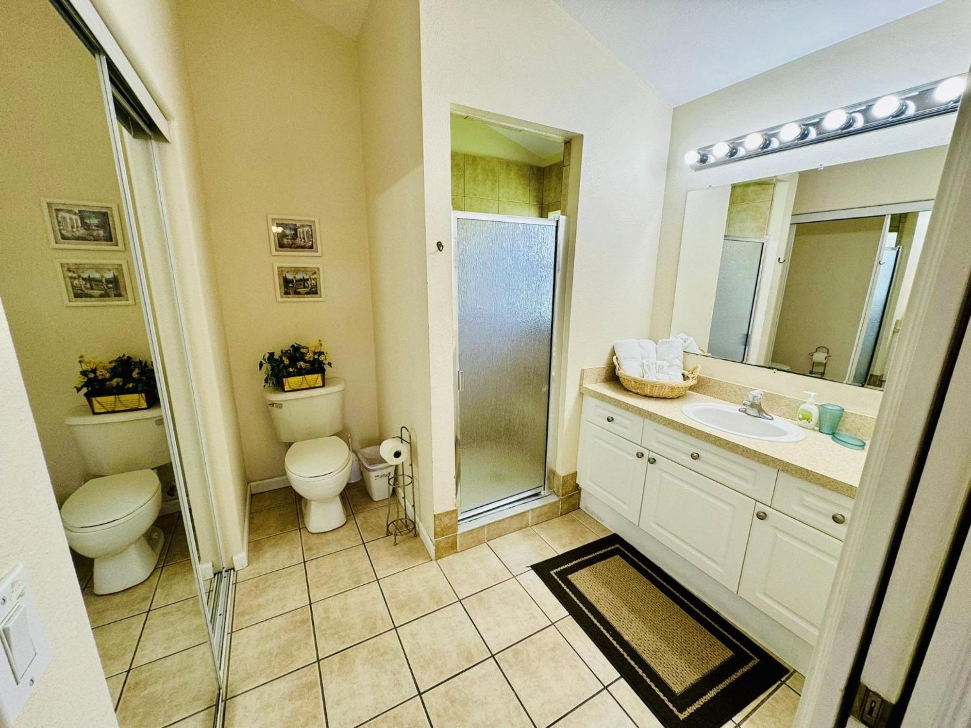 4-3 Vacation With Private Pool Located At Formosa Gardens!! *
