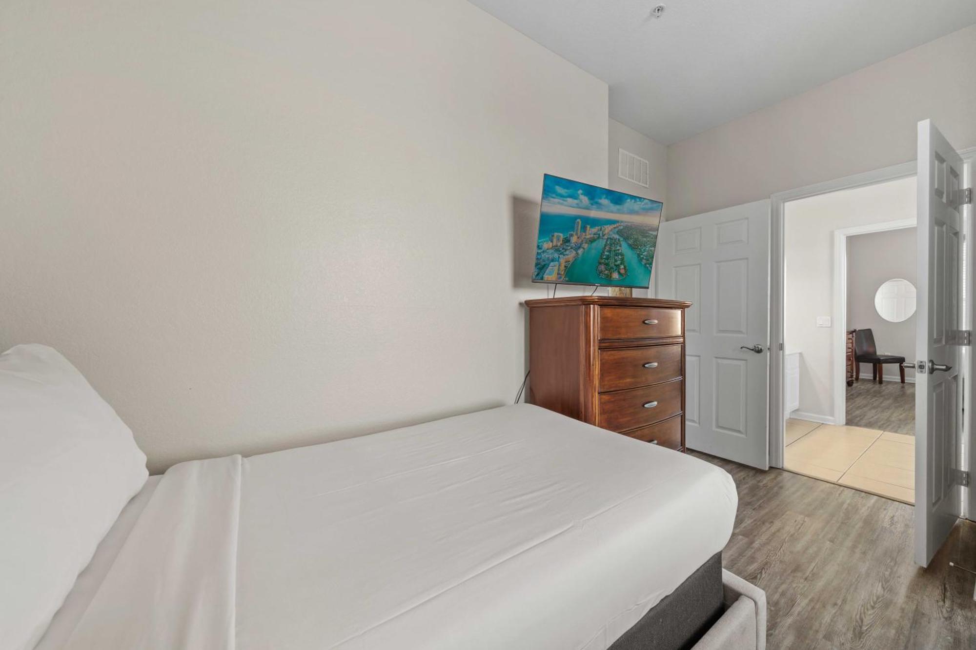 Apartment 4802 Cayview Avenue 308