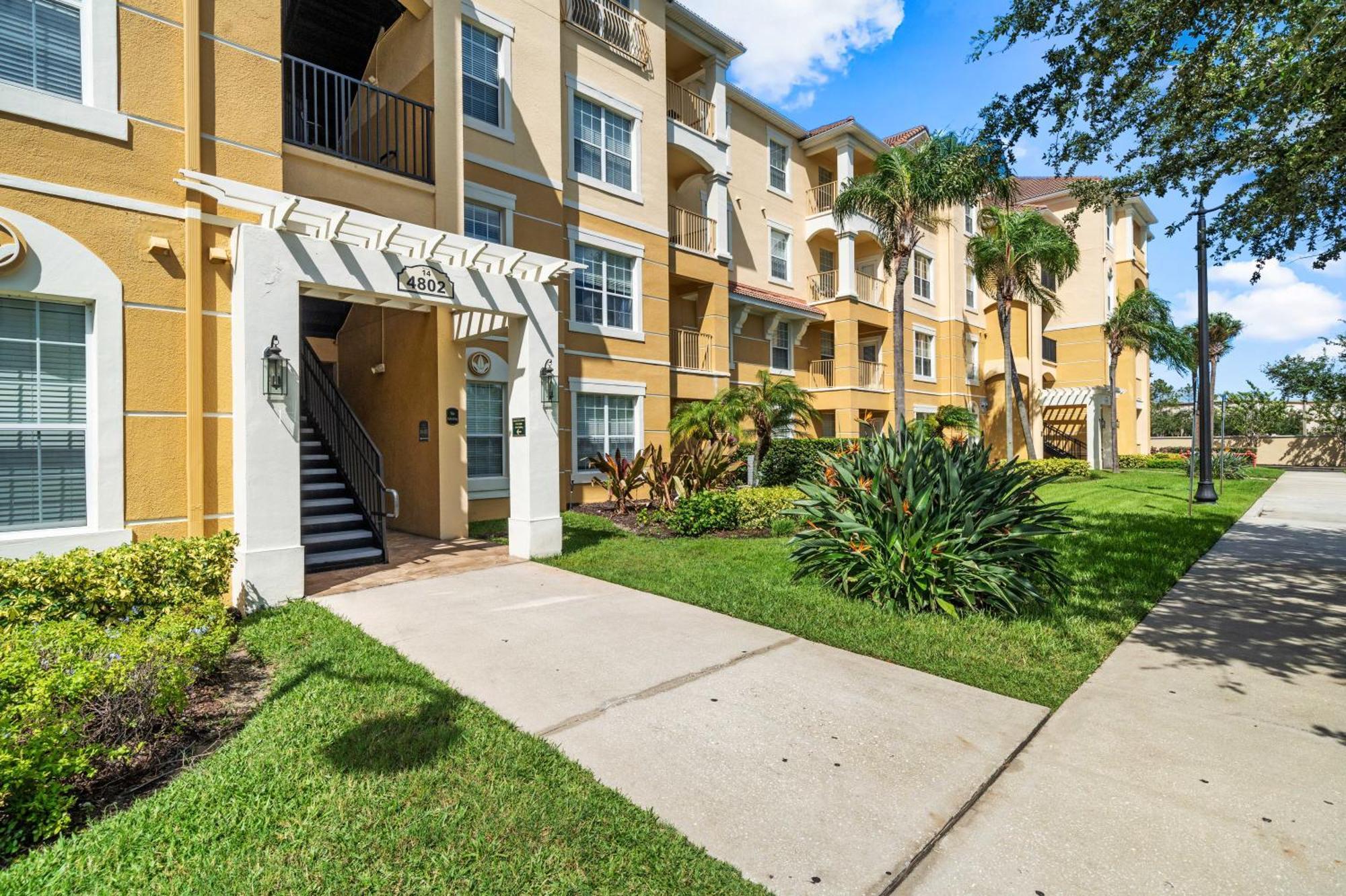 4802 Cayview Avenue 308 * Orlando