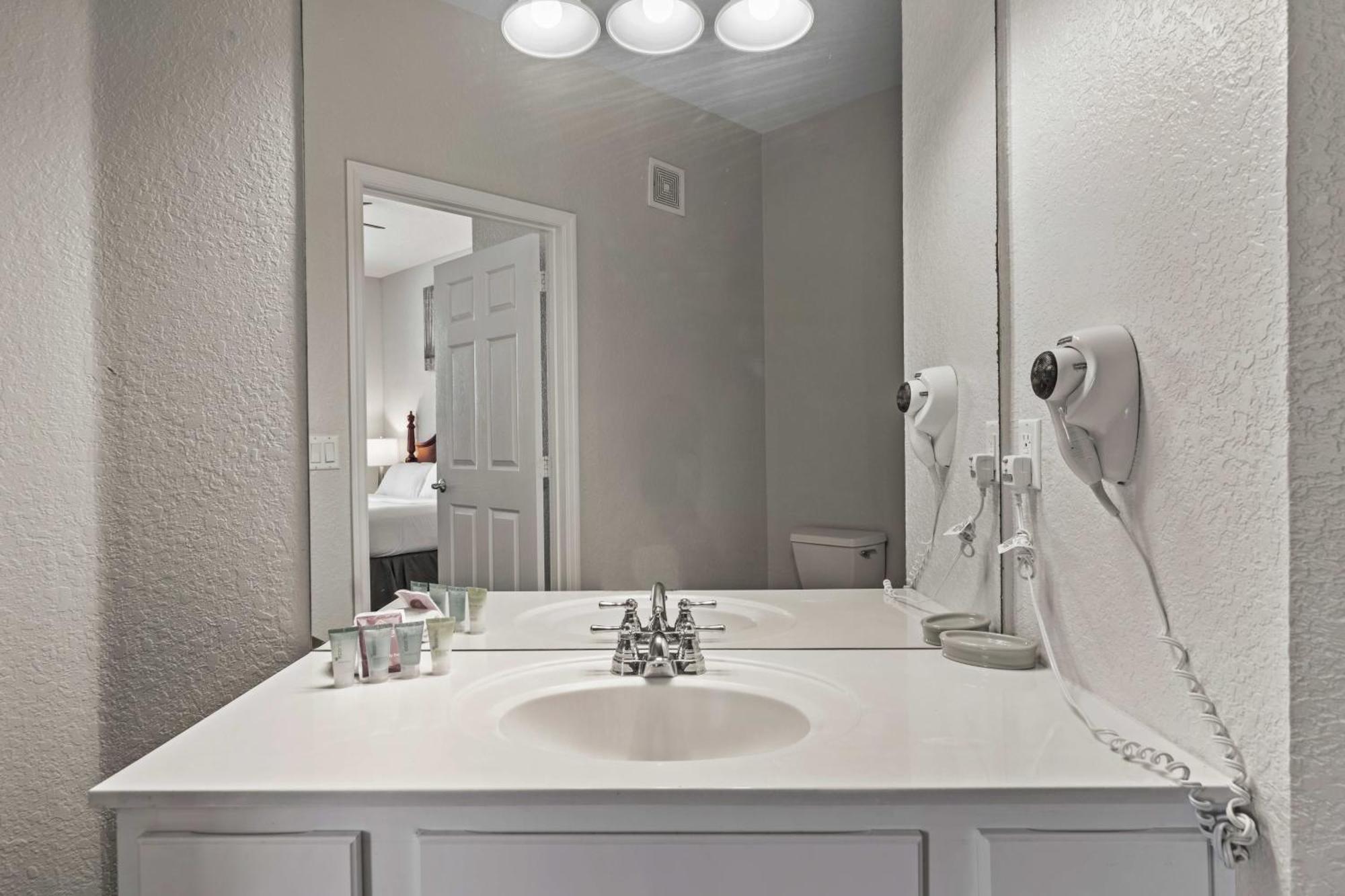 Apartment 4802 Cayview Avenue 308