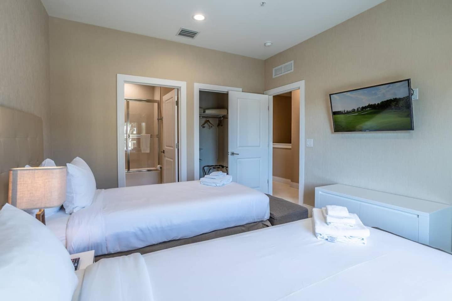 4Br Disney Fun! Gym Playroom Galore! Orlando