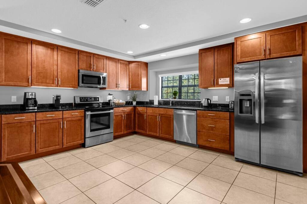 Holiday home Vibrant 4br Family Townhome 1 Mile From World And Springs