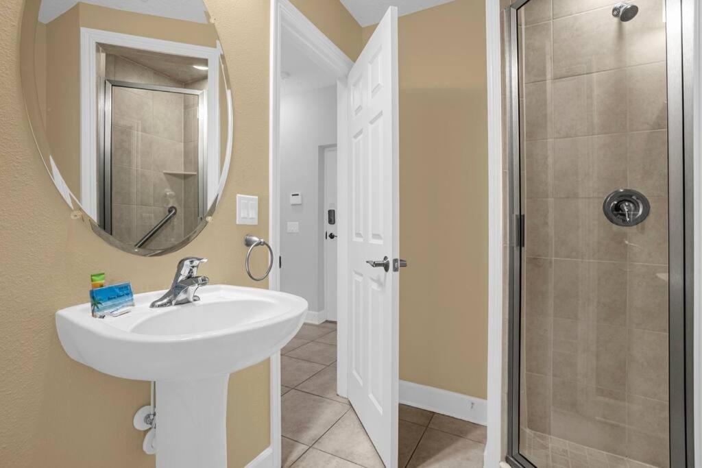Holiday home Enchanted 4br Family Style Townhome In Area Orlando