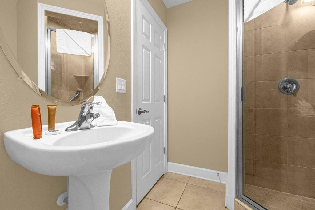 Holiday home Charming 4br Family Townhouse Inside Area *