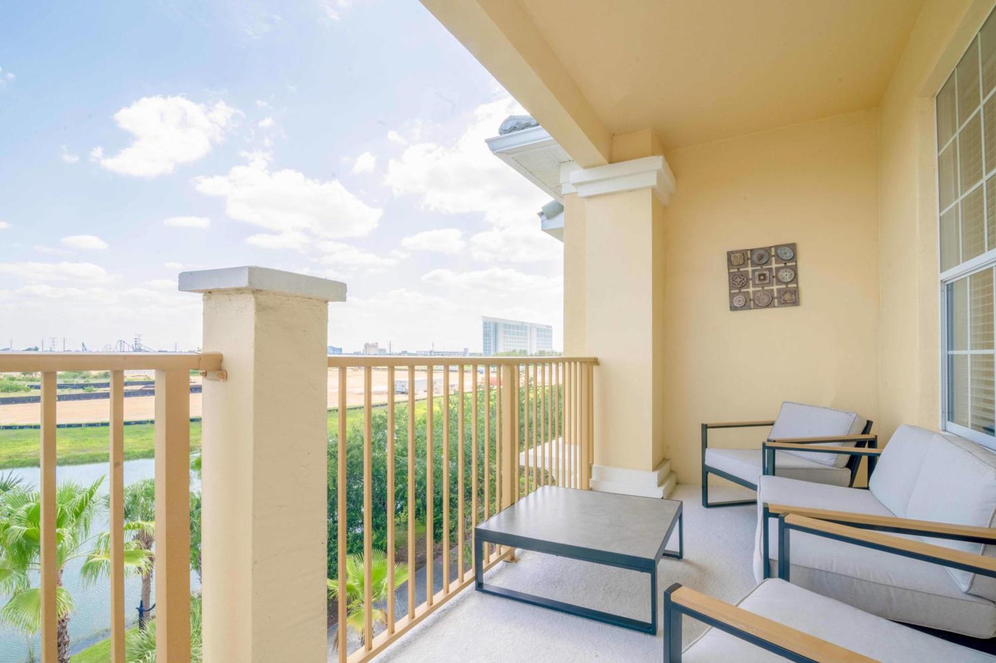 Vista Cay Lakeview Penthouse: Luxurious Near Theme Parks * Orlando