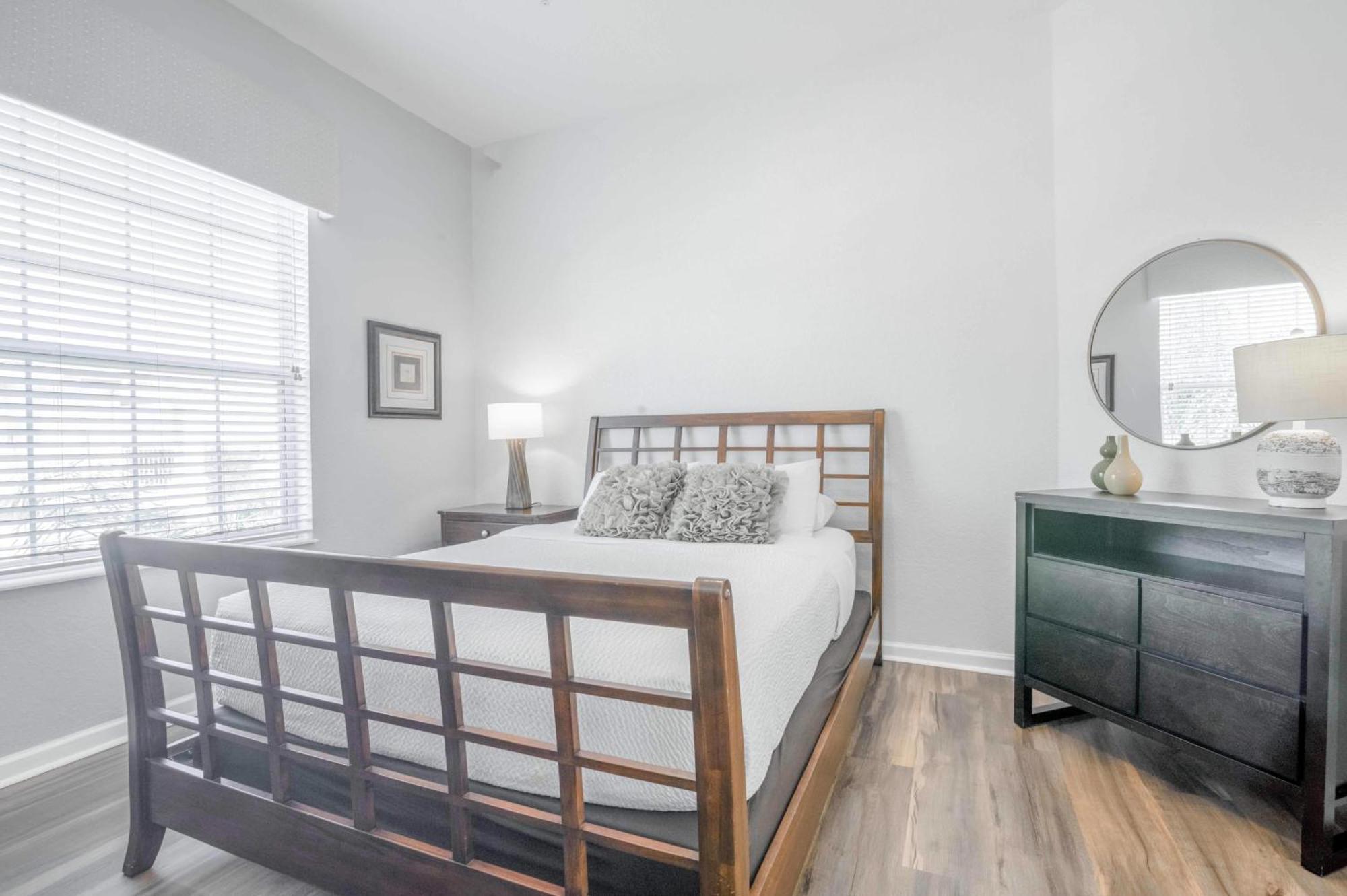 Vista Cay Lakeview Penthouse: Luxurious Near Theme Parks Orlando