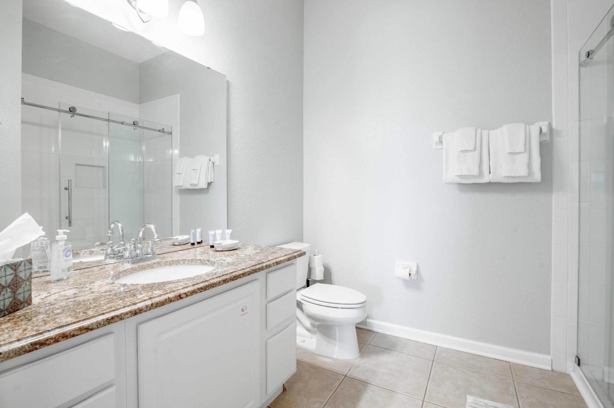 Vista Cay Lakeview Penthouse: Luxurious Near Theme Parks Apartment Orlando