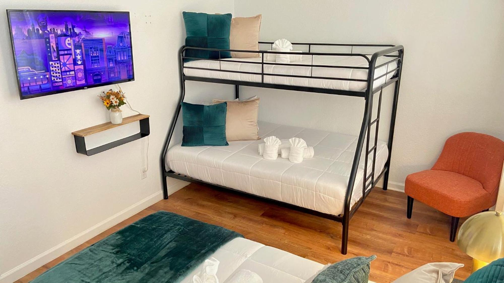 P.19 # Vista Cay Newly Remodeled Walking Distance From Occc * Orlando