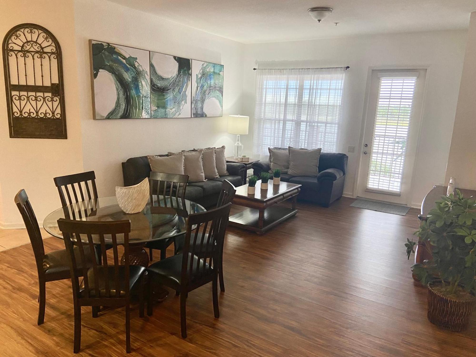 Apartment P.12 # Vista Cay Newly Remodeled Walking Distance From Convention Center /close To Universal/disney