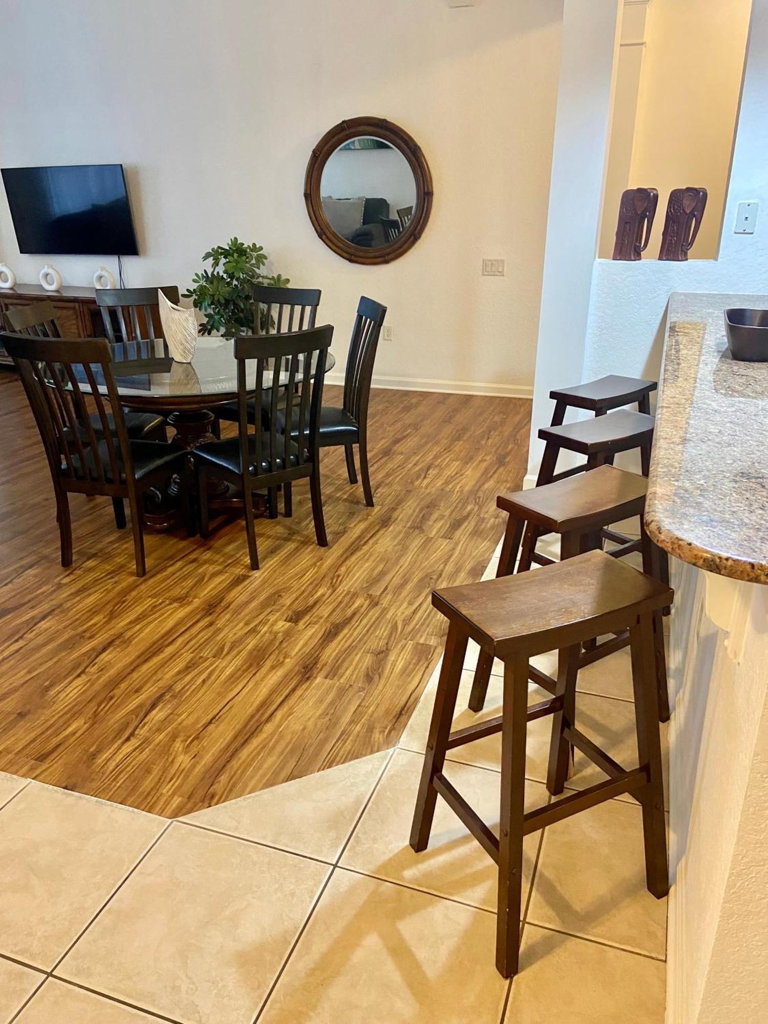Apartment P.12 # Vista Cay Newly Remodeled Walking Distance From Convention Center /close To Universal/disney *