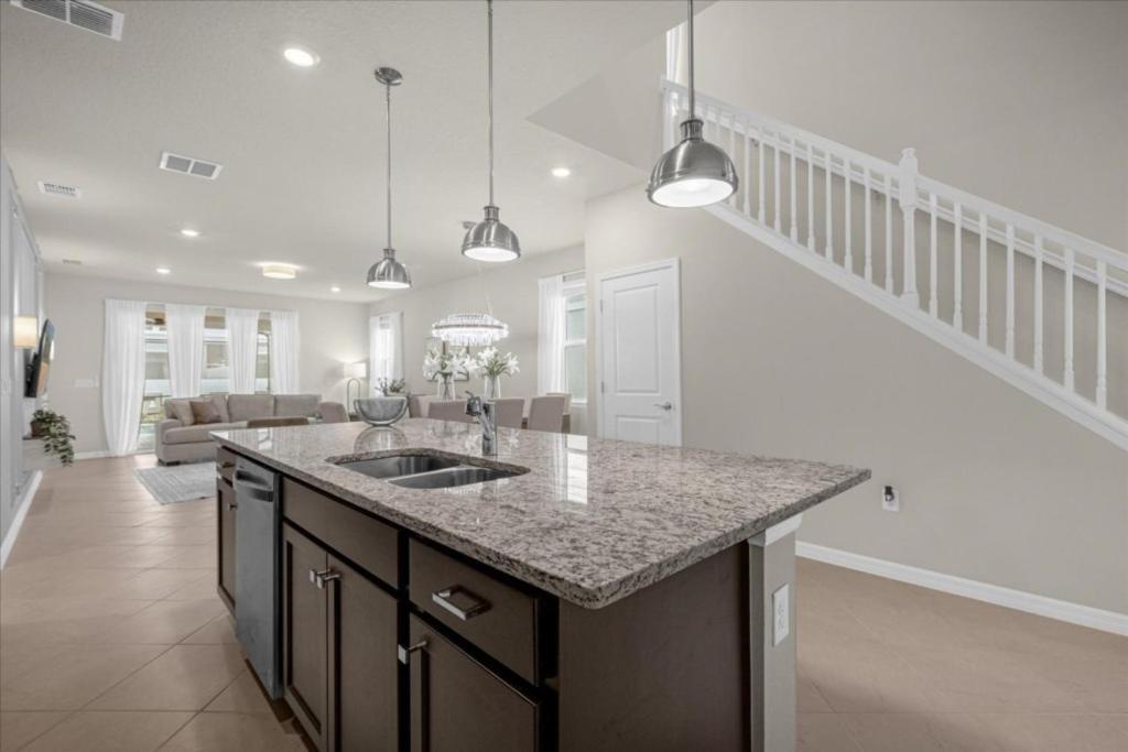 7 Bedrooms- 5,5 Bathrooms- Windsor Cay 1261 Er Holiday home