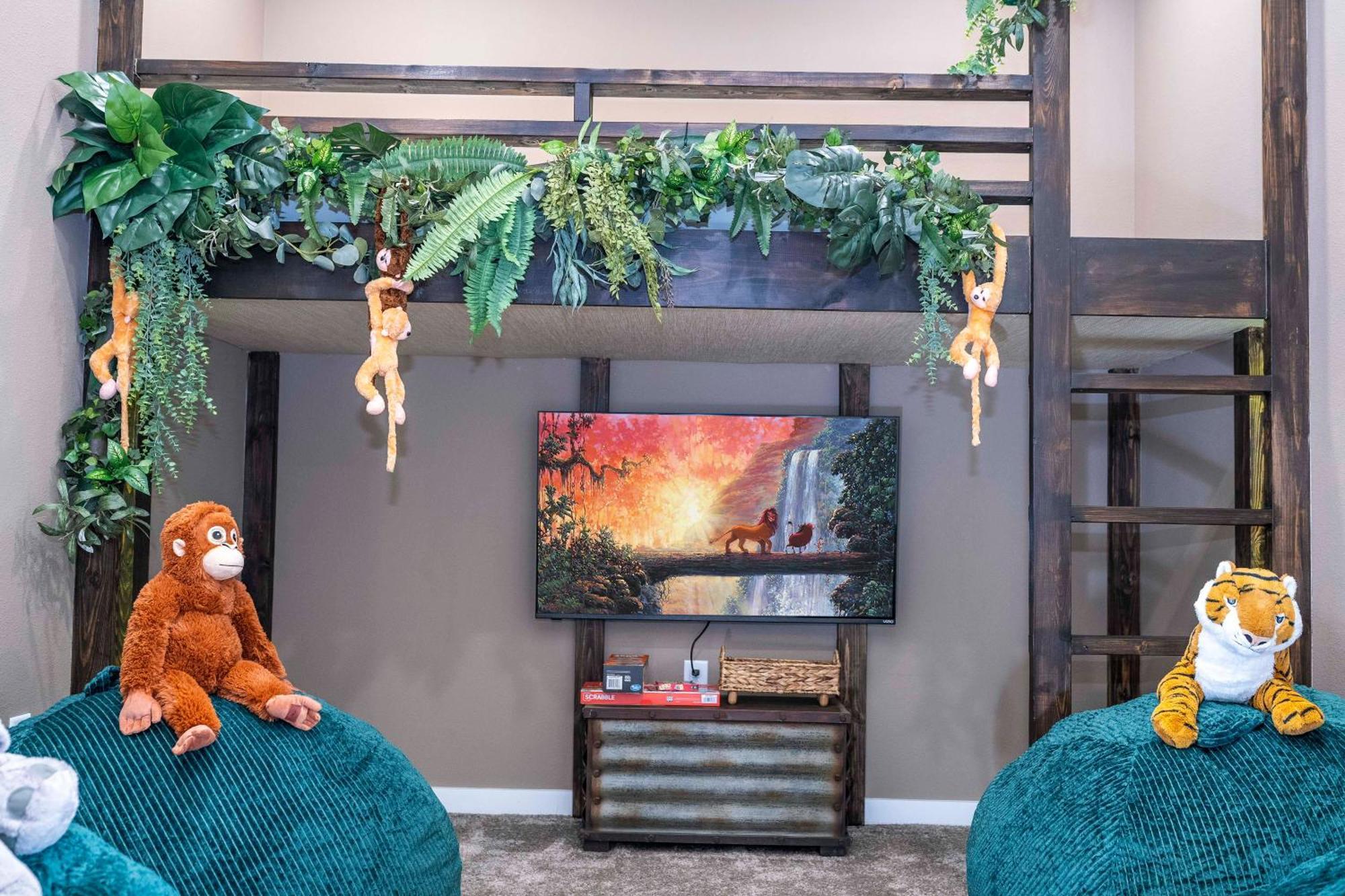 Welcome To The Lion Nest. A Savanna-inspired Oasis Holiday home *