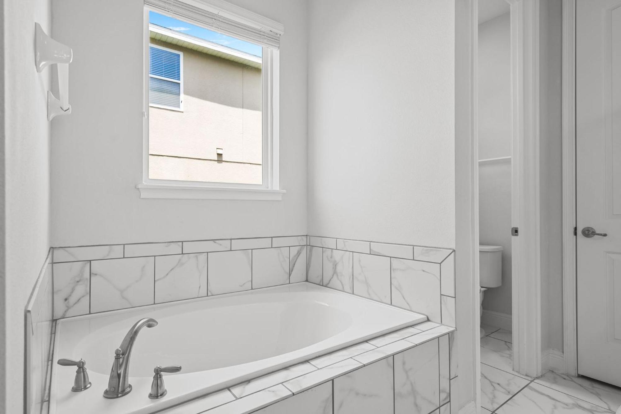 8 Bedrooms- 8 Bathrooms- Encore 7714fd Holiday home *