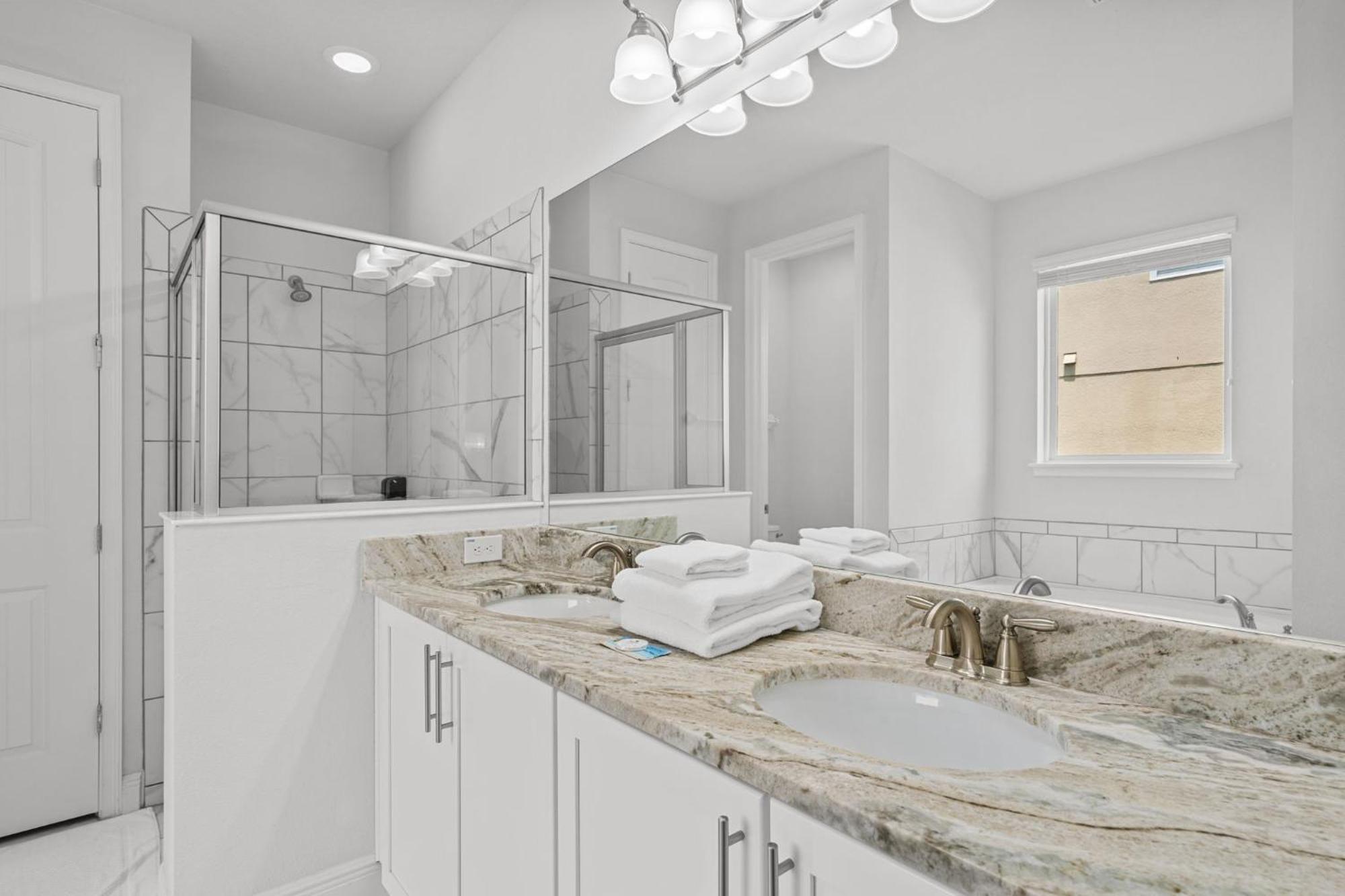 8 Bedrooms- 8 Bathrooms- Encore 7714fd Orlando