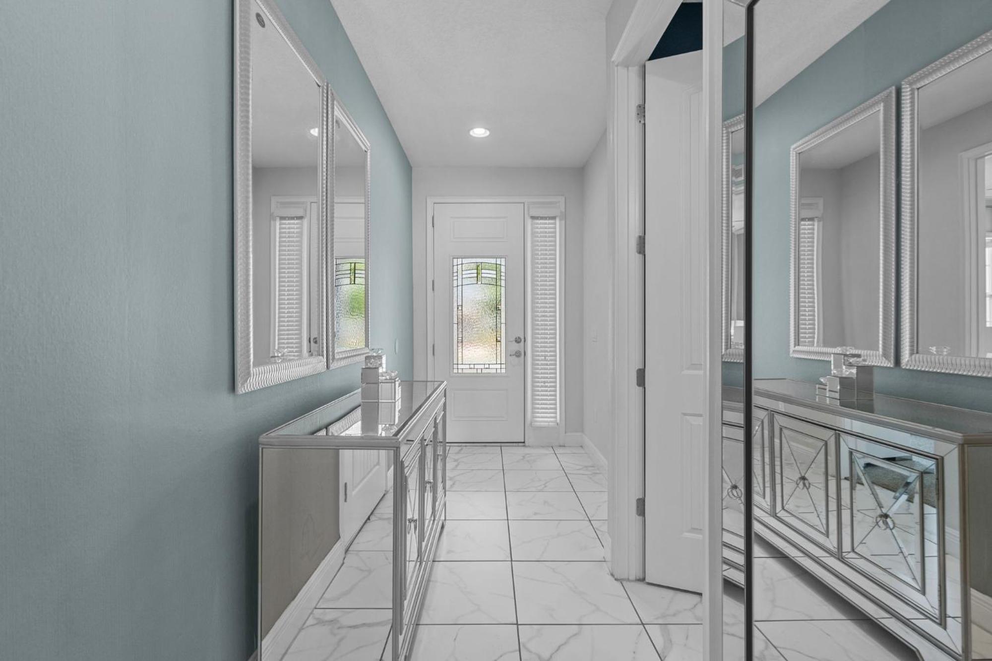 8 Bedrooms- 8 Bathrooms- Encore 7714fd Holiday home