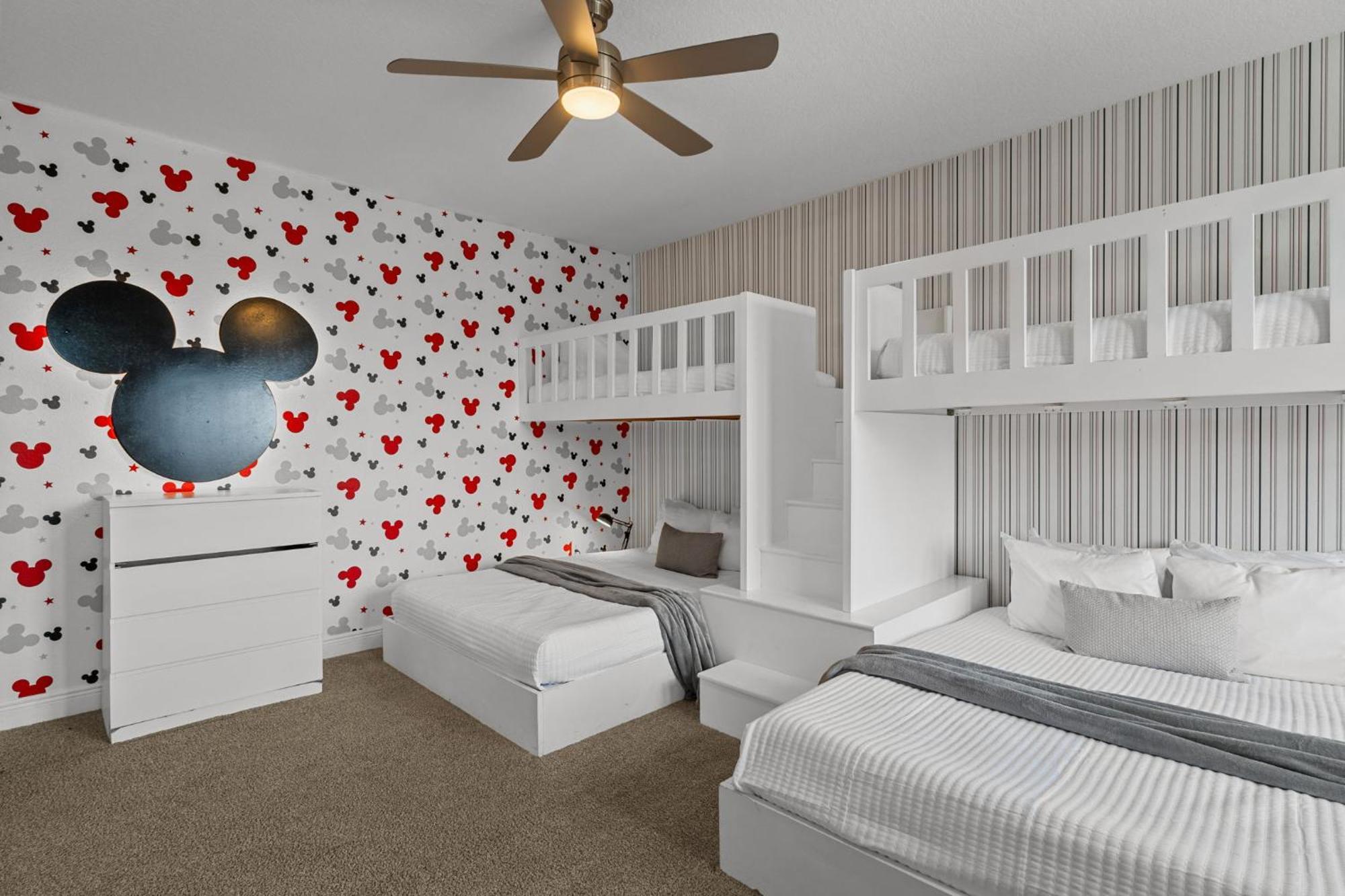 8 Bedrooms- 8 Bathrooms- Encore 7714fd Holiday home *