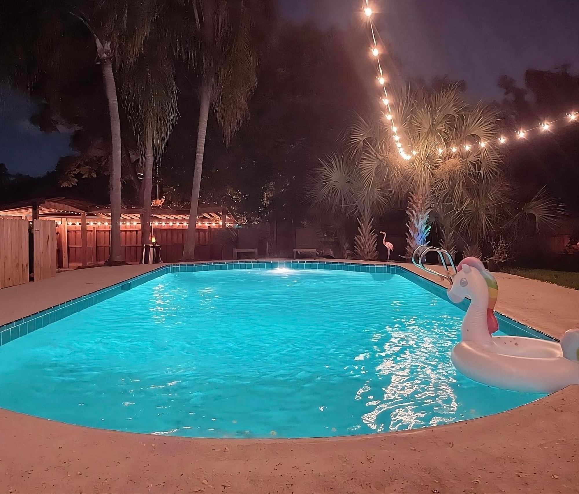 Resort-style With A Heated Pool And A Huge Gated Yard Holiday home *