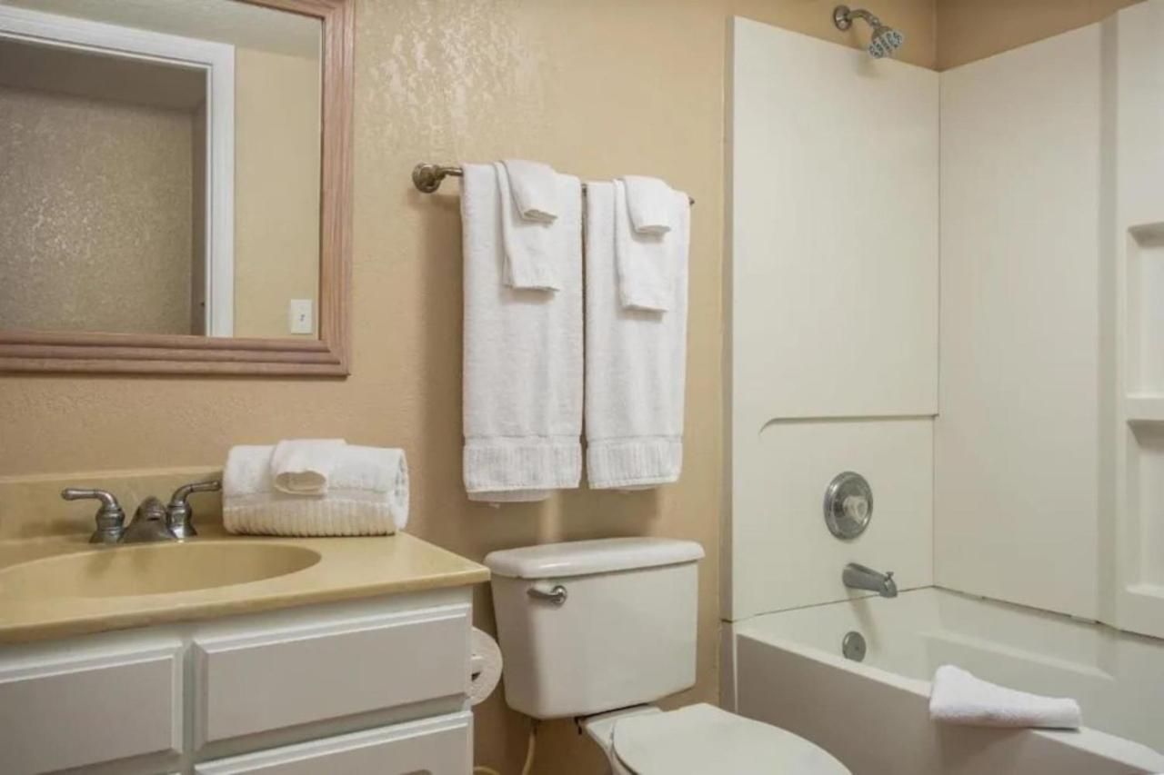 Diamond - Orbit One Vacation Villas- 2bd *