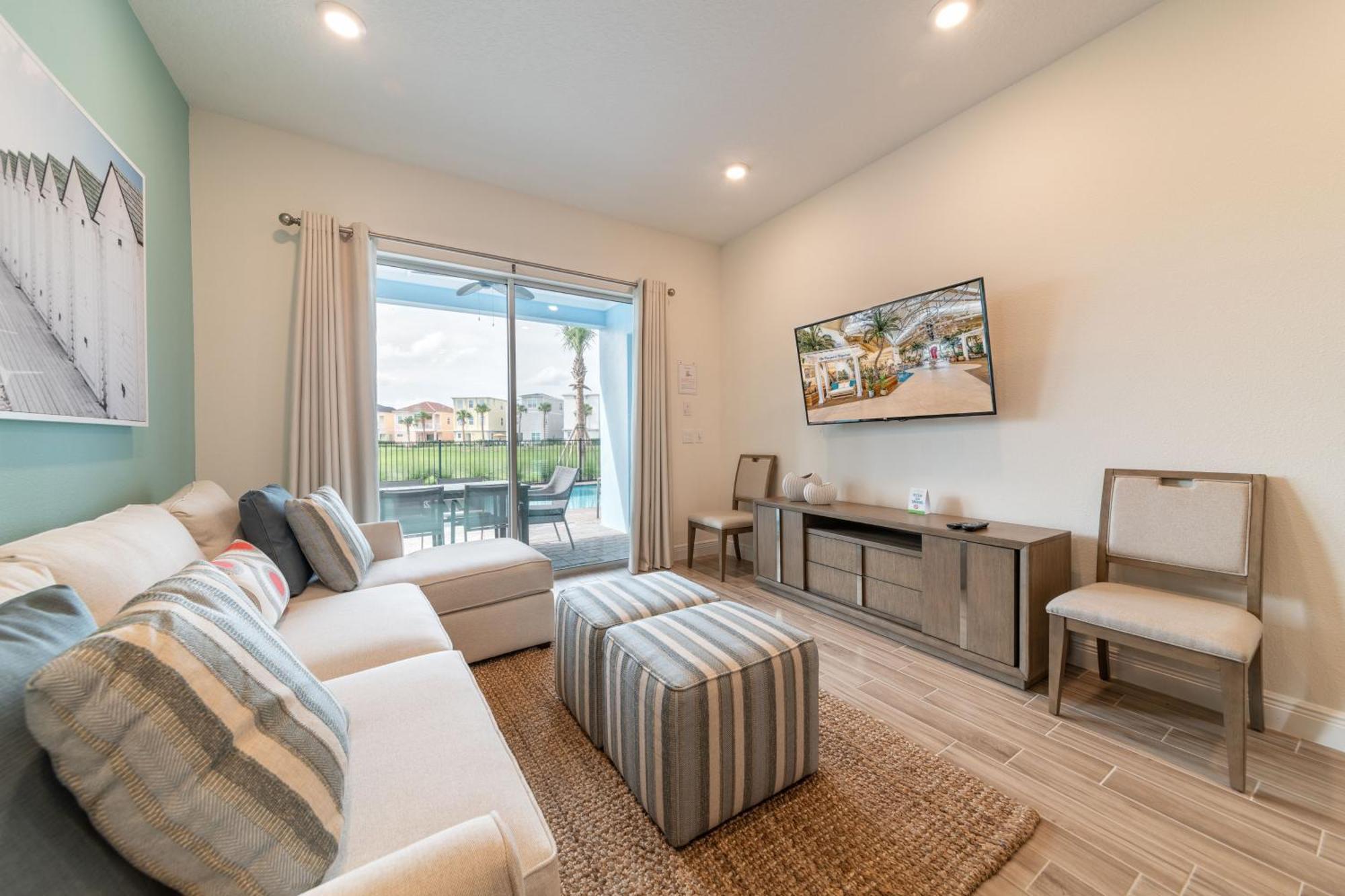 Waterfront With Private Pool Near And Margaritaville Access - 7985su Orlando