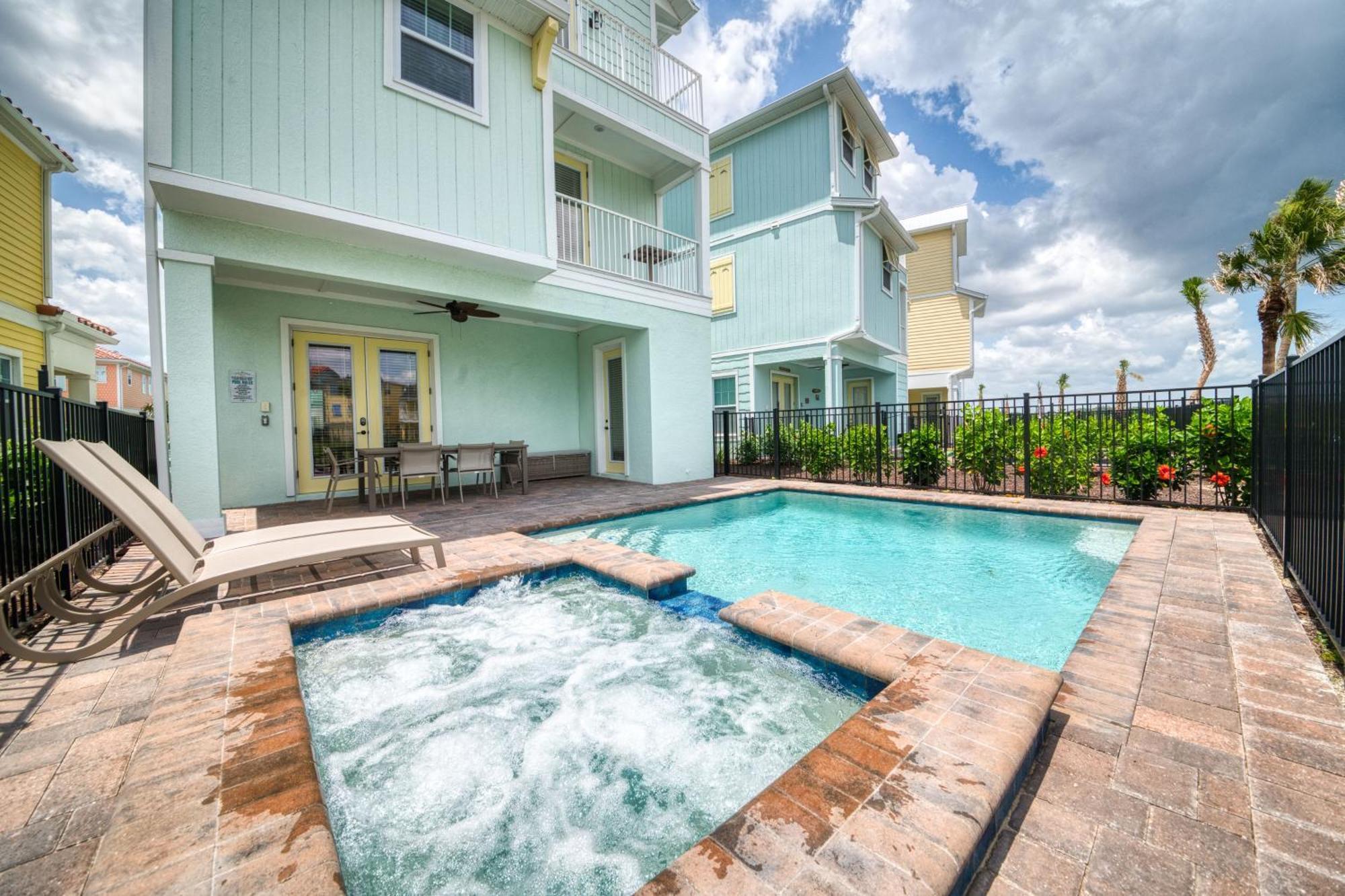 Holiday home Bon Voyage With Private Pool Near With Margaritaville Access - 8045su