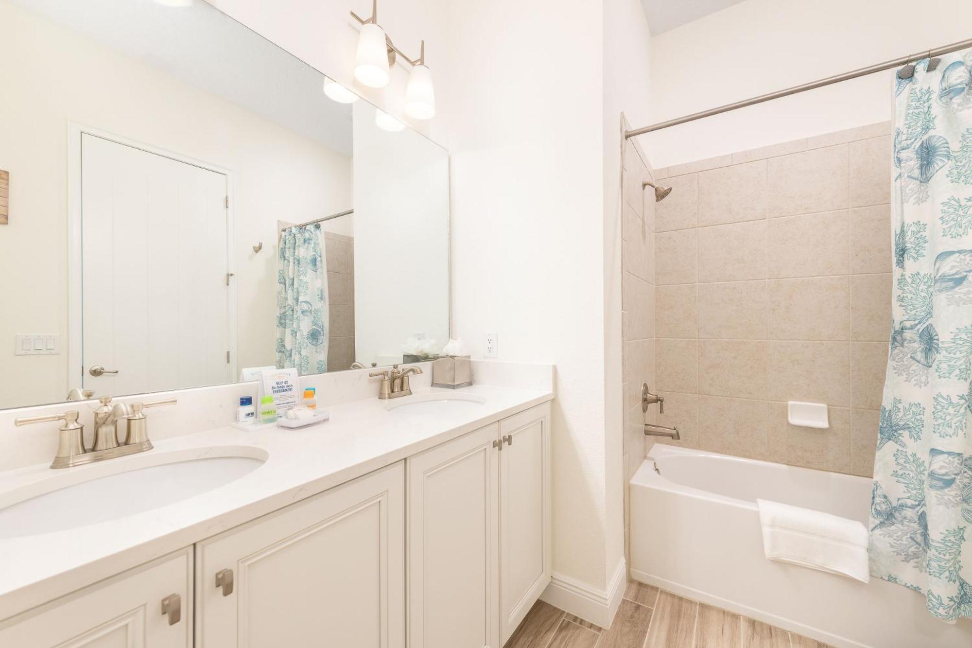 A Wave From It With Private Pool Near And Margaritaville Access - 8039su Holiday home *