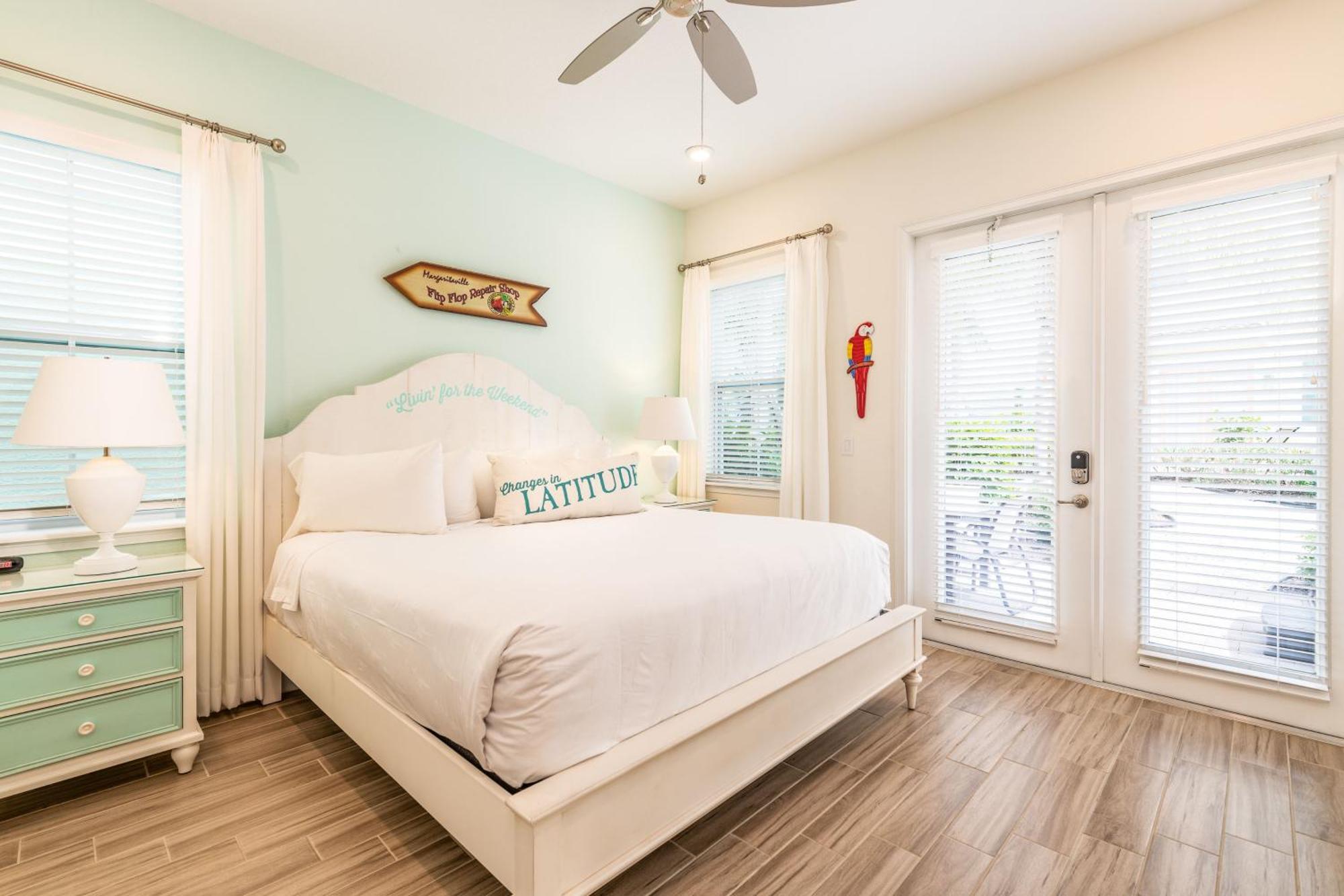 Holiday home Don't Worry, Happy Near With Private Hot Tub Margaritaville Access - 3005sp *