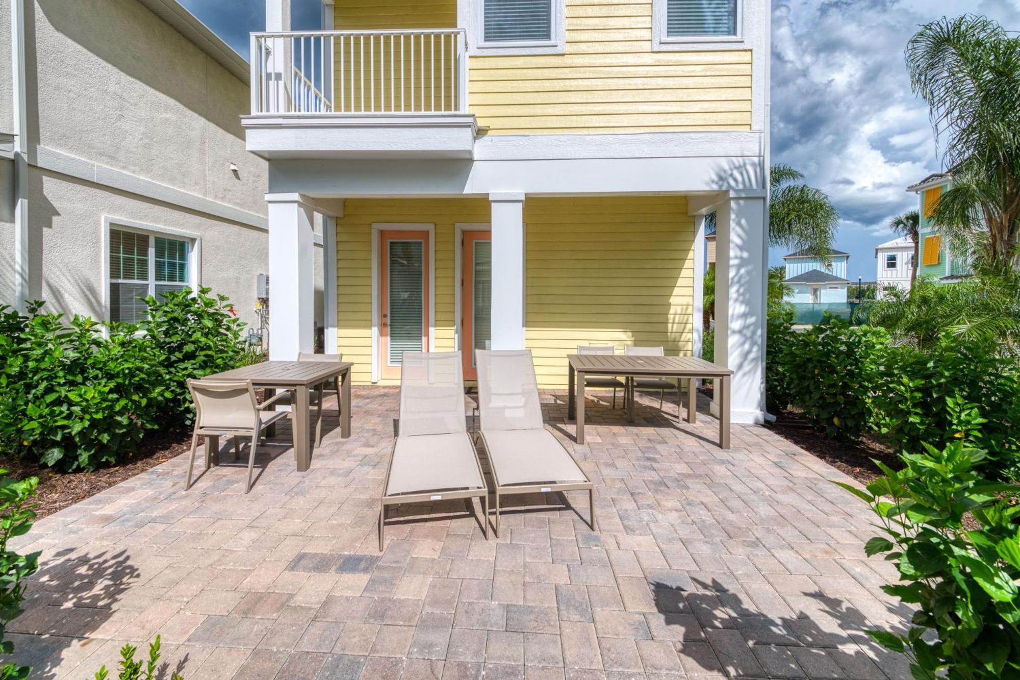 Vibrant Near With Margaritaville Access - 3000sp Holiday home