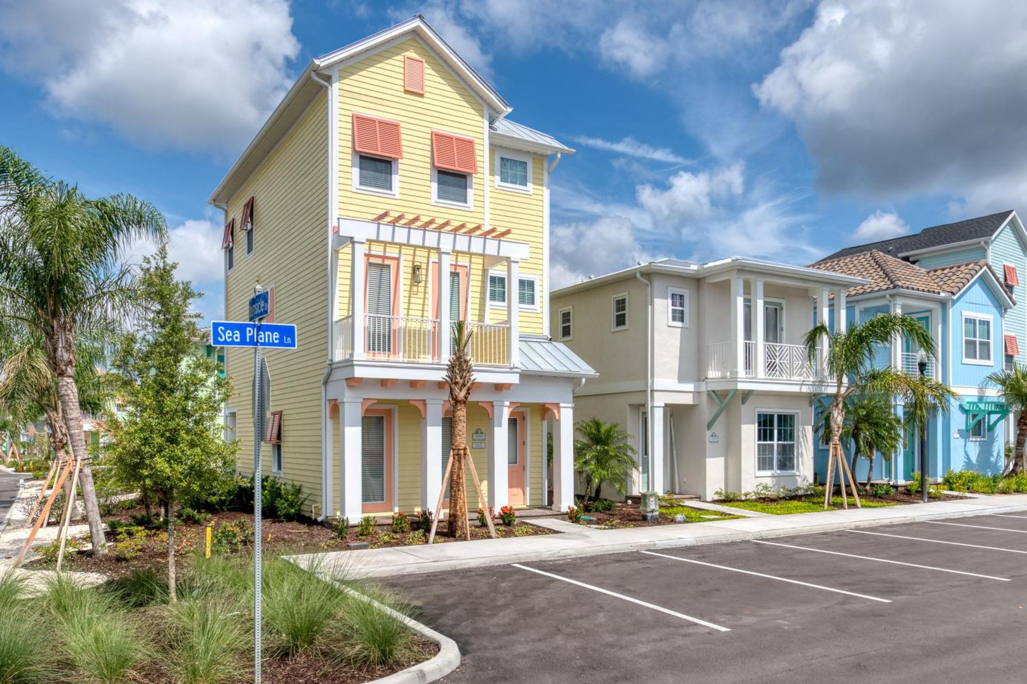 Vibrant Near With Margaritaville Access - 3000sp Holiday home *