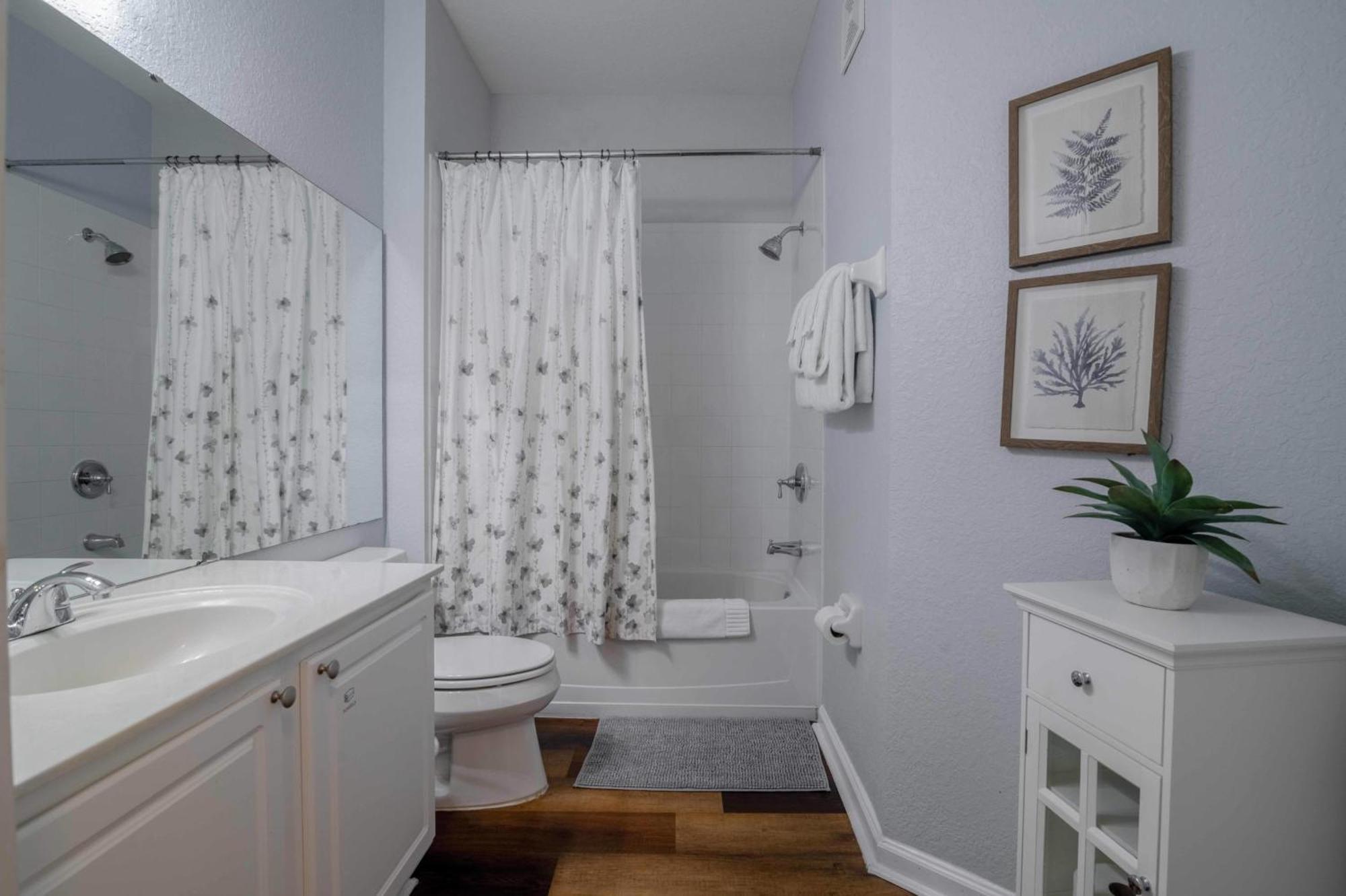 New! Stunning Vista Cay Luxury Near Theme Parks, And Walk To The Convention Center * Orlando